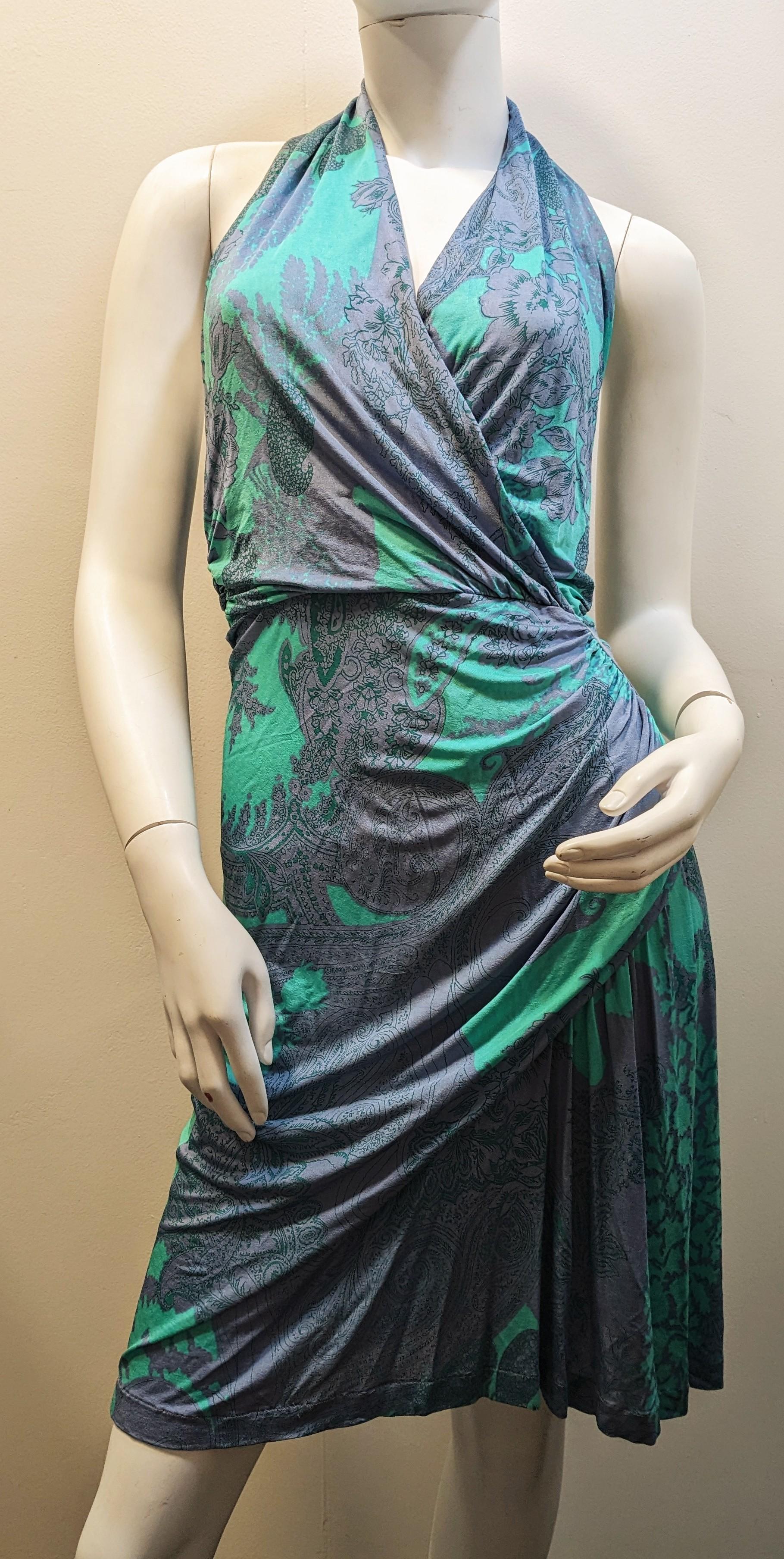 ETRO dress made in Milano Italy Etro
ETRO dress tied at the neck with bare back
Paisley print
Color  Green and Violet
Dress length  102cm
Size  42

Since its creation in 1968, Etro has managed to keep the fashion world on edge with its now