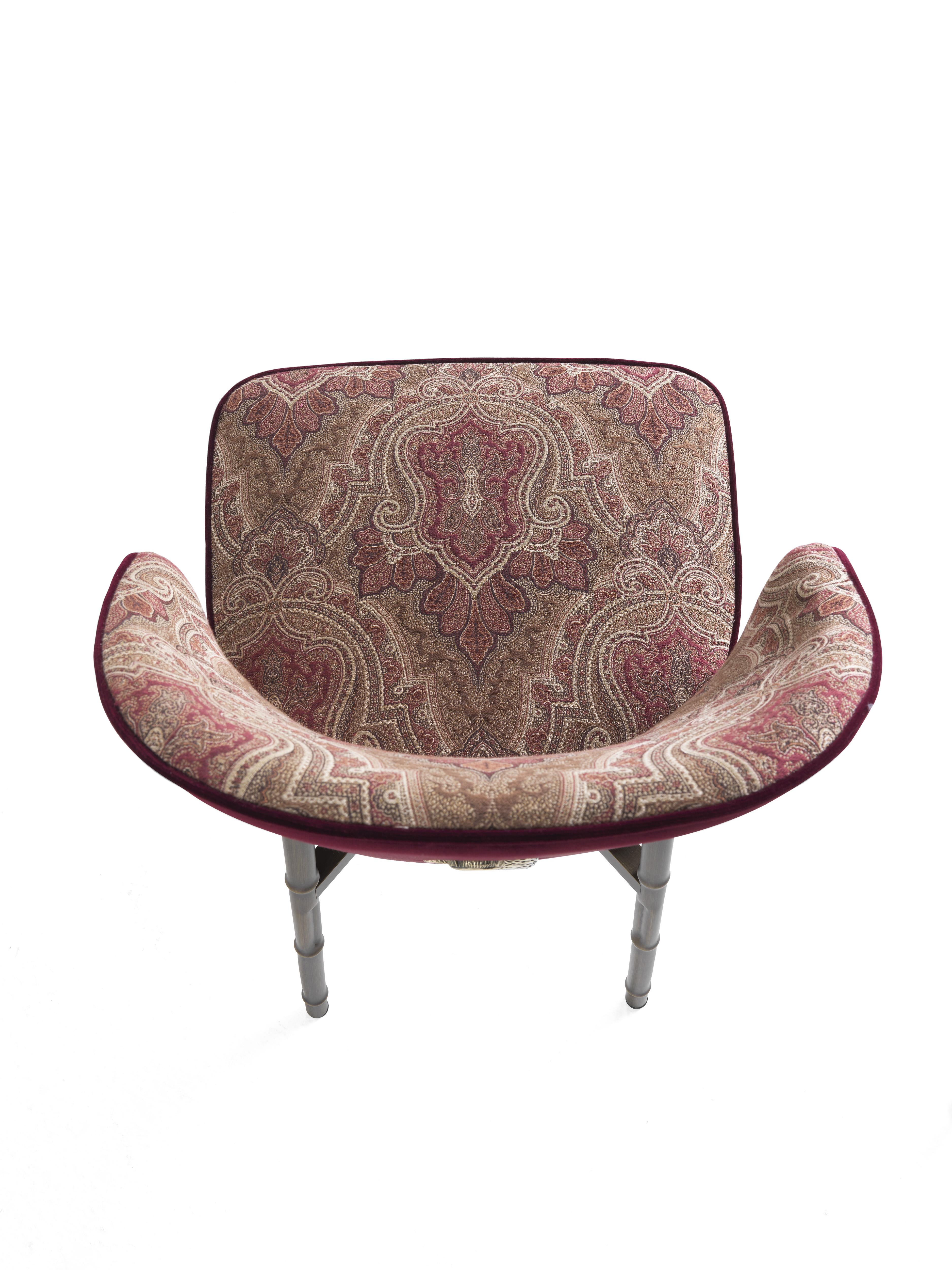 Frida-Stuhl aus dem 21. Jahrhundert mit Stoff von Etro Home Interiors (Moderne) im Angebot
