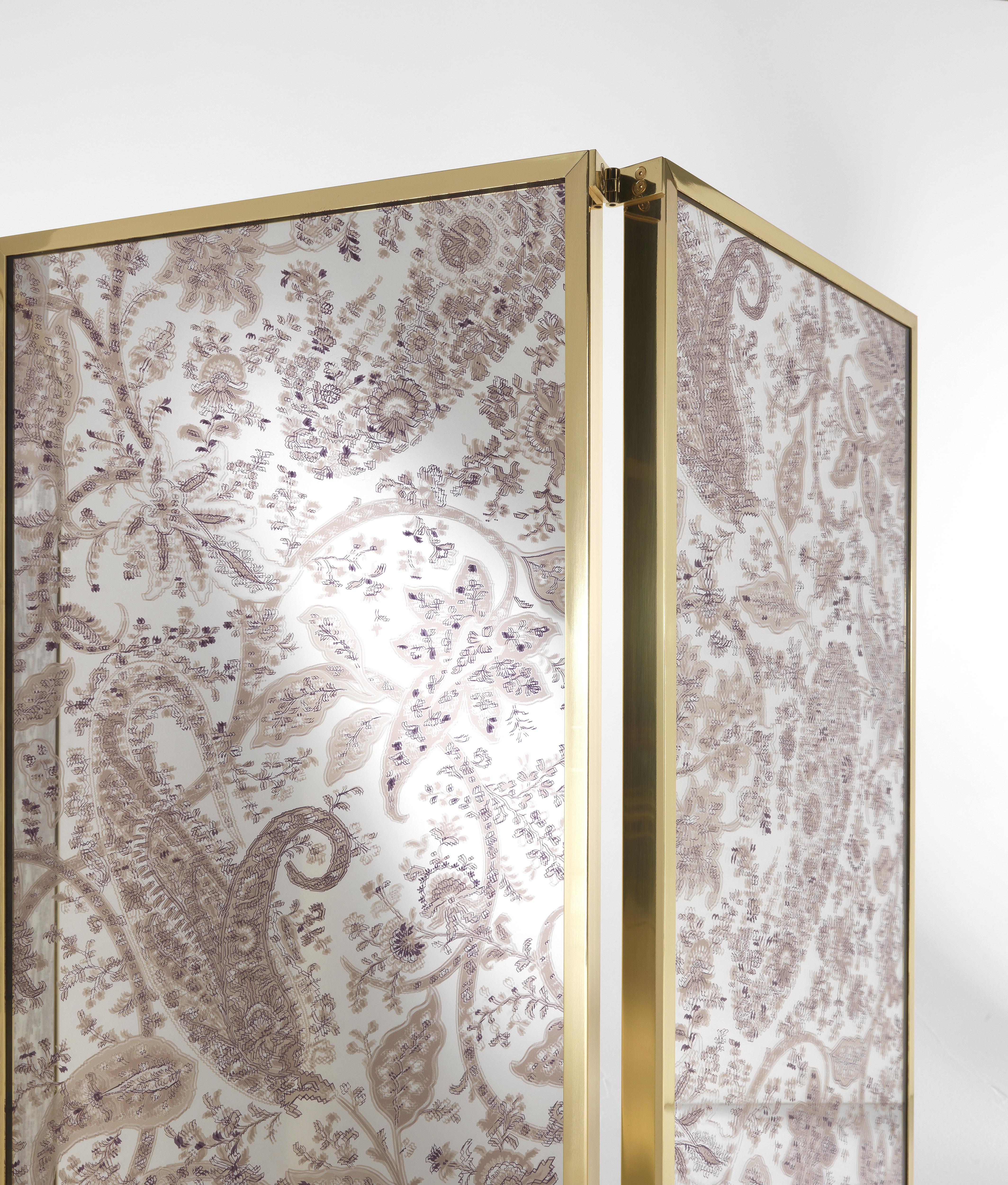 Modern 21st Century Gathi Screen in Brass and Fabric by Etro Home Interiors