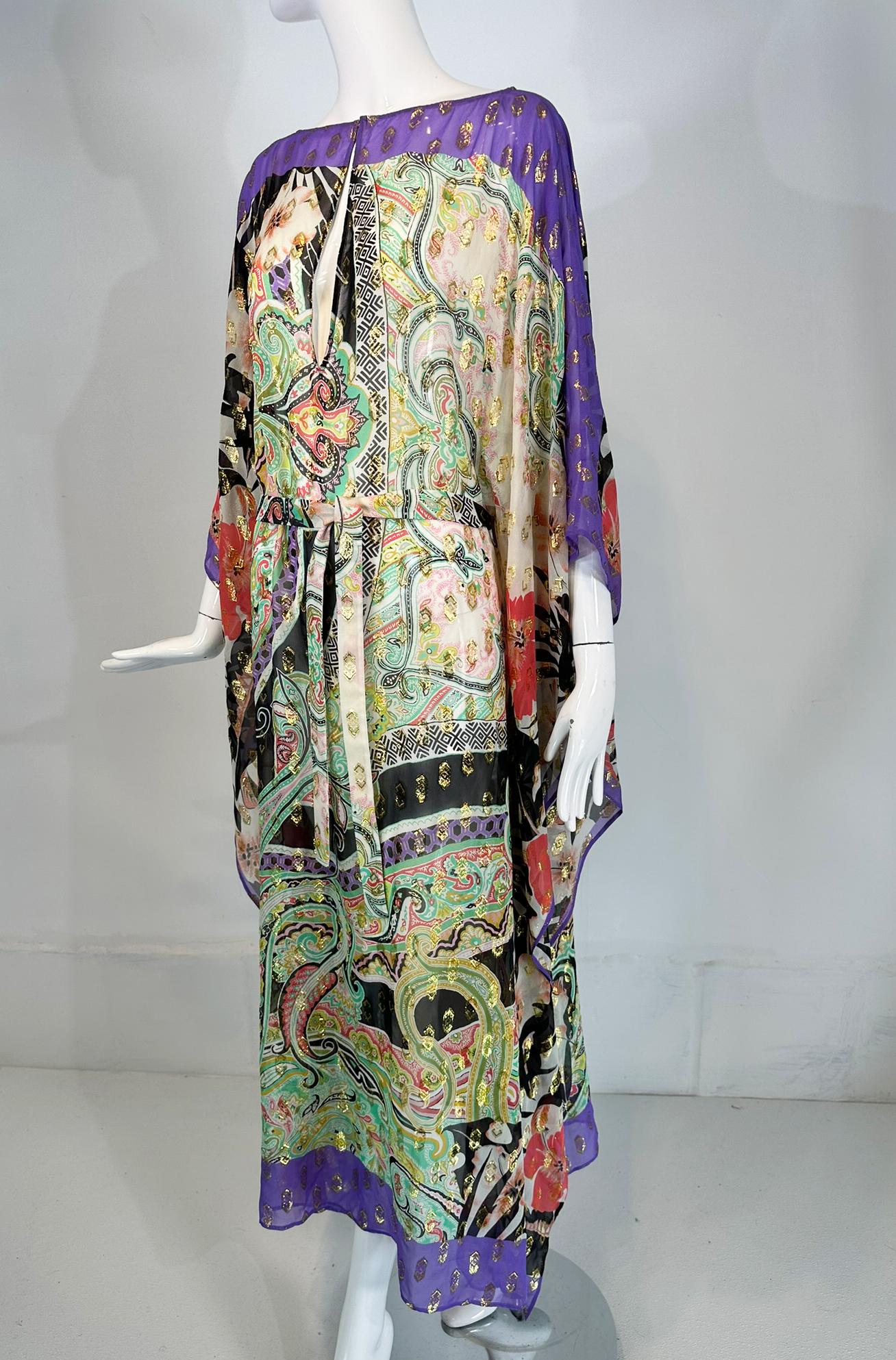 Etro Caftan transparent en soie imprimée or métallisé avec ceinture  Moyen en vente 9