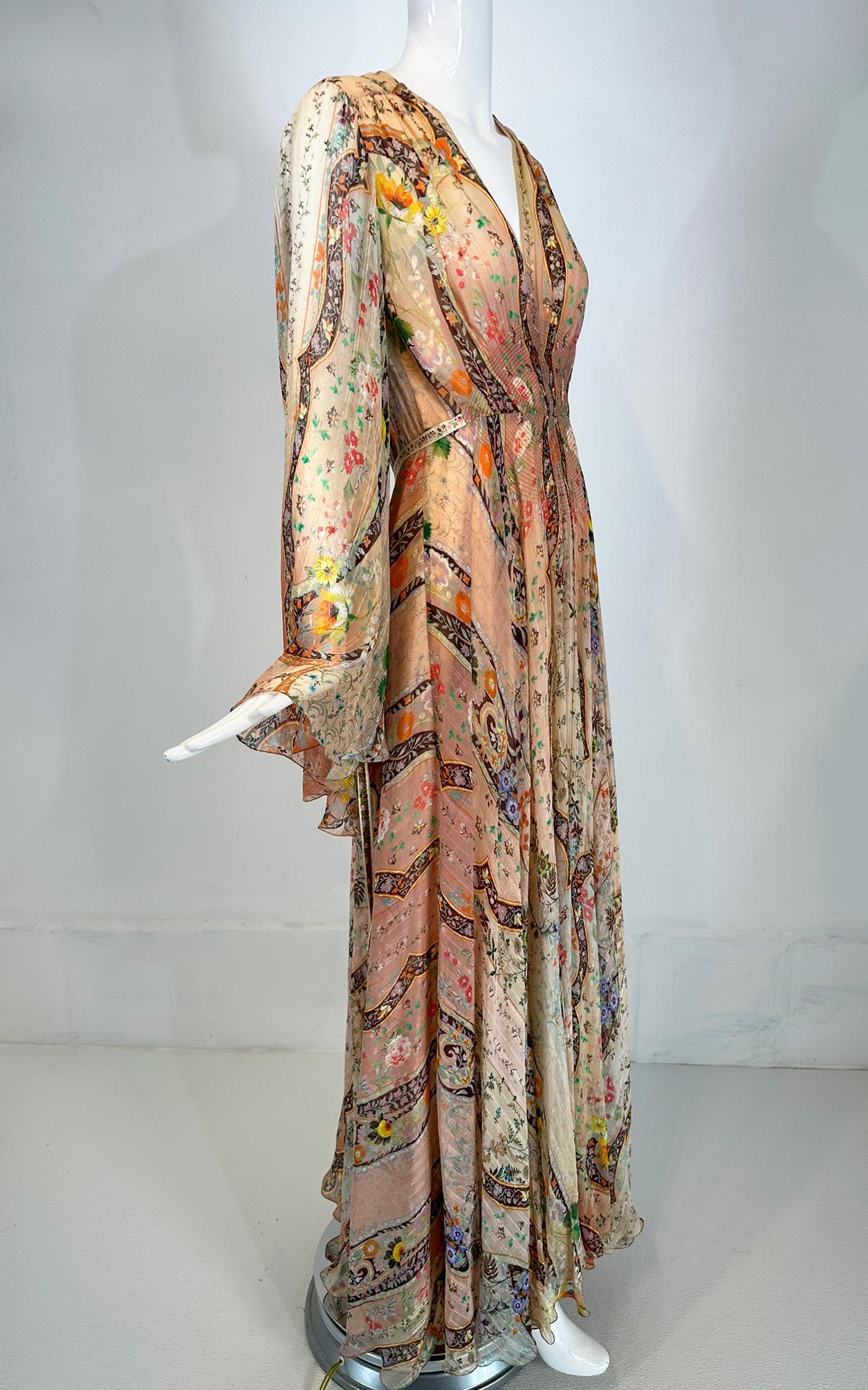 Etro Golden Floral Silk Chiffon Bias Cut Bell Sleeve Full Skirt Maxi Dress 40 im Zustand „Hervorragend“ in West Palm Beach, FL