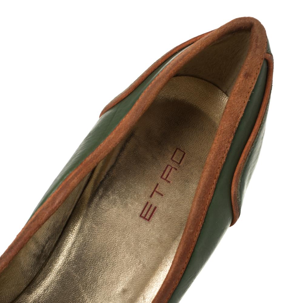 De las mujeres Etro Bombas en punta de piel verde con logotipo adornado talla 38.5