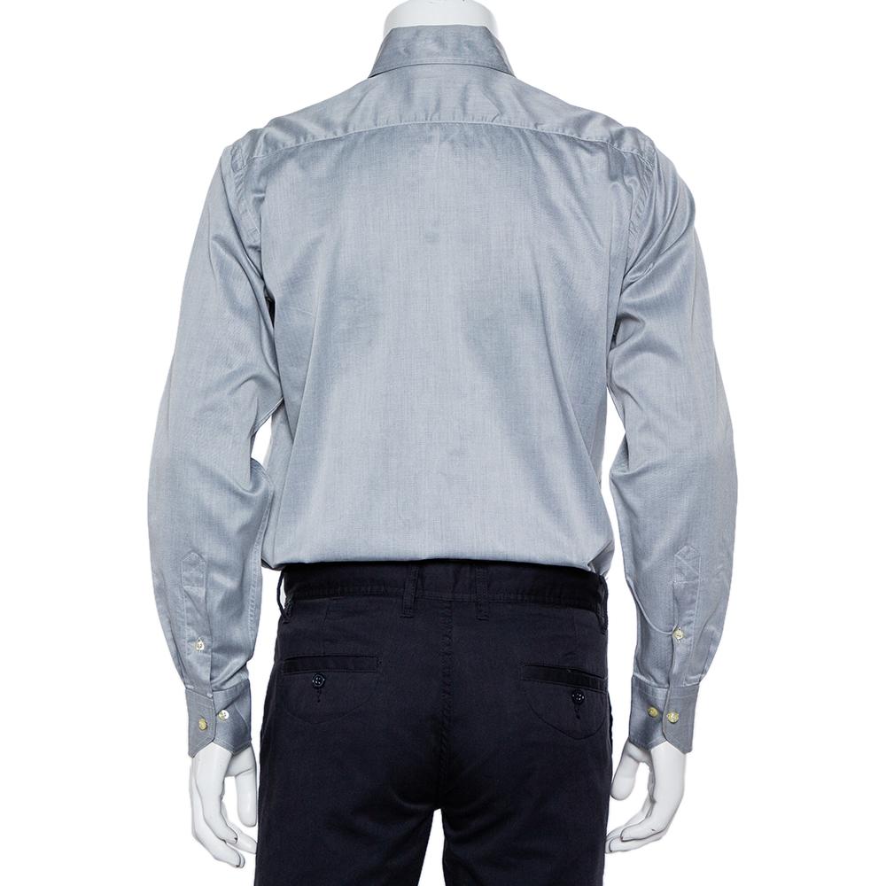 For classy evenings, Etro brings you this grey creation. The shirt, styled with a collar, cuffed sleeves, and lined with front buttons, is both comfortable and stylish.

