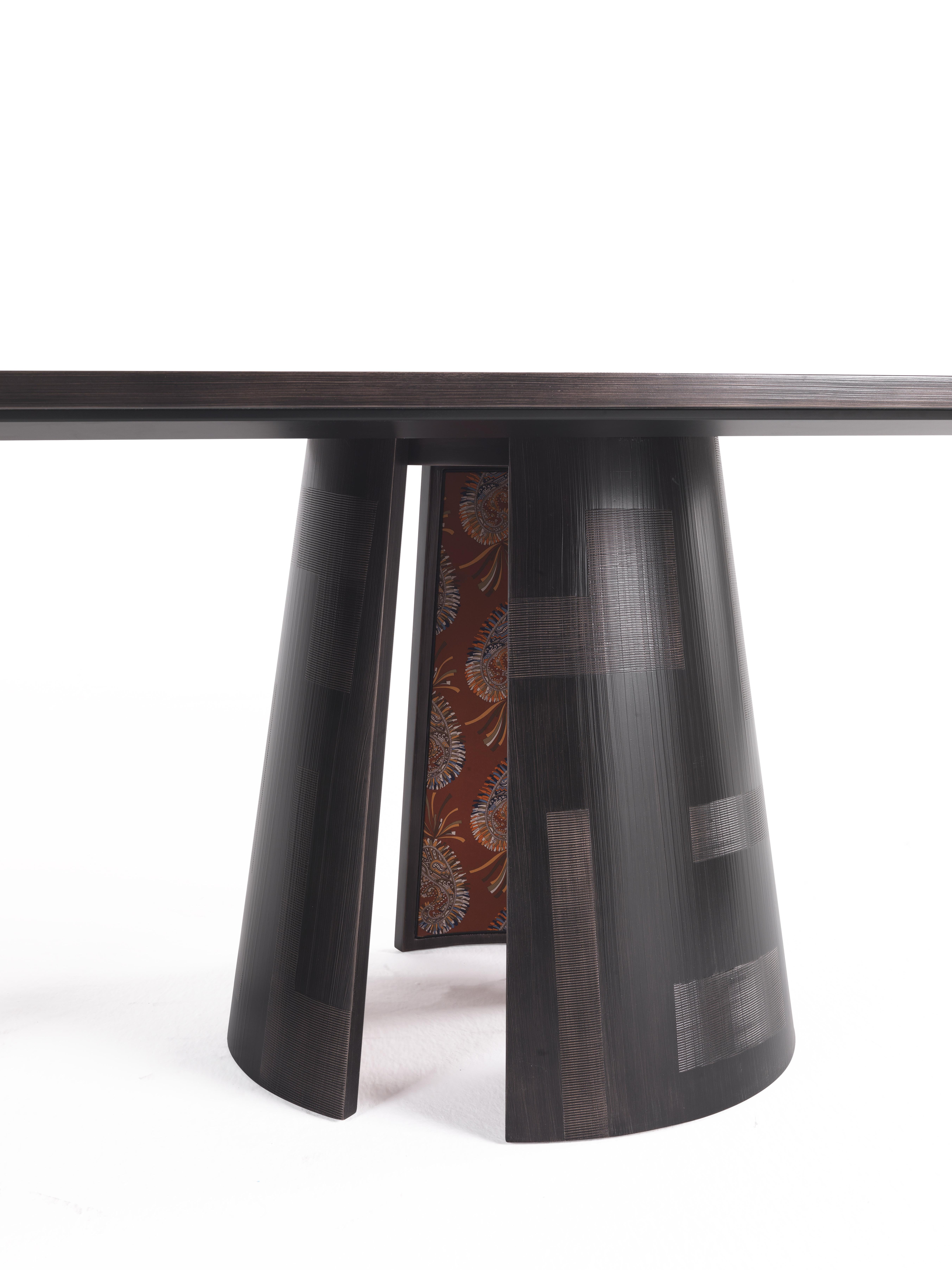 21st Century Aleppo Dining Table with Ox Horn Inlay by Etro Home Interiors In New Condition In Cantù, Lombardia