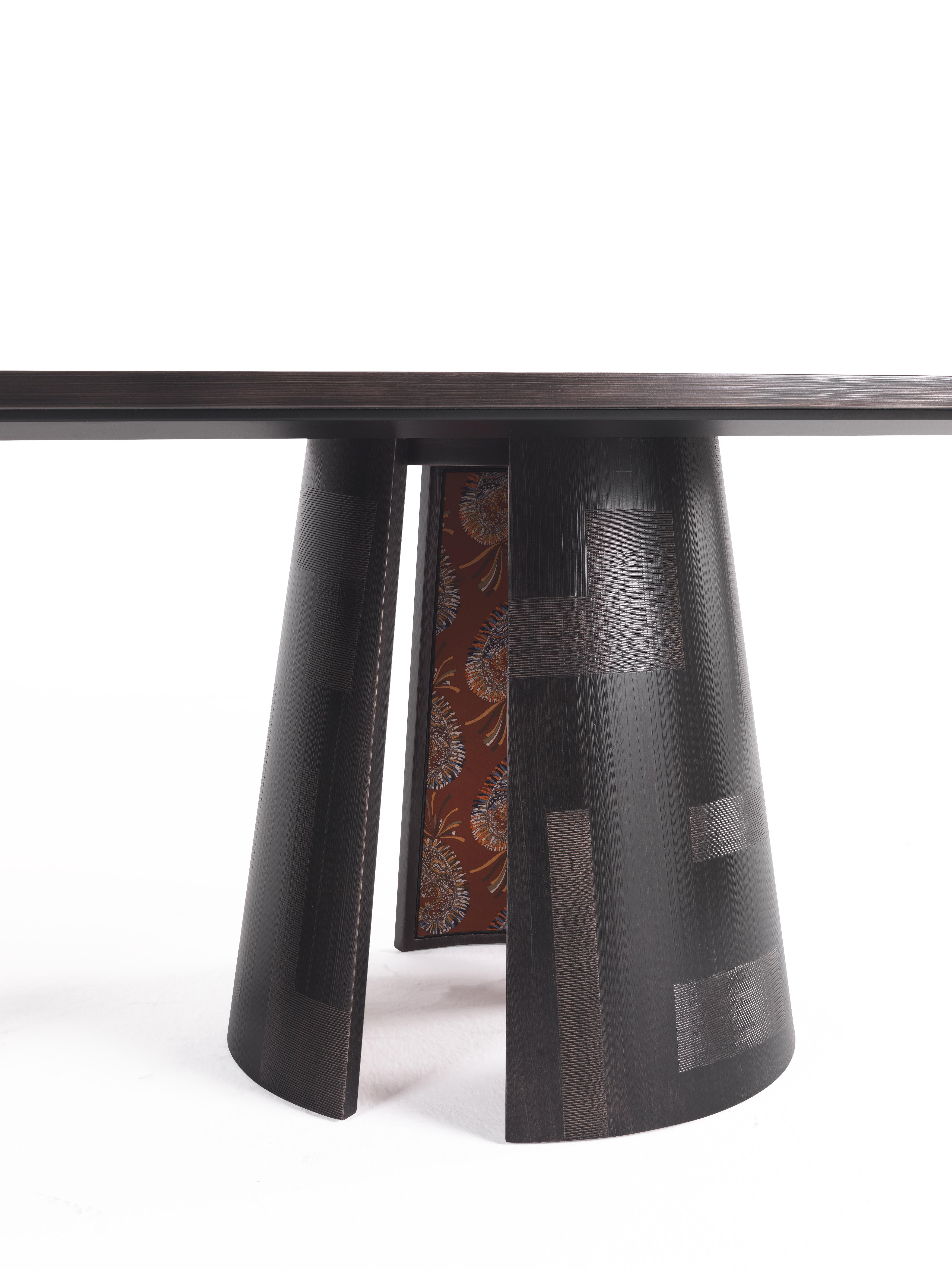 21st Century Aleppo Dining Table with Ox Horn Inlay by Etro Home Interiors  In New Condition In Cantù, Lombardia