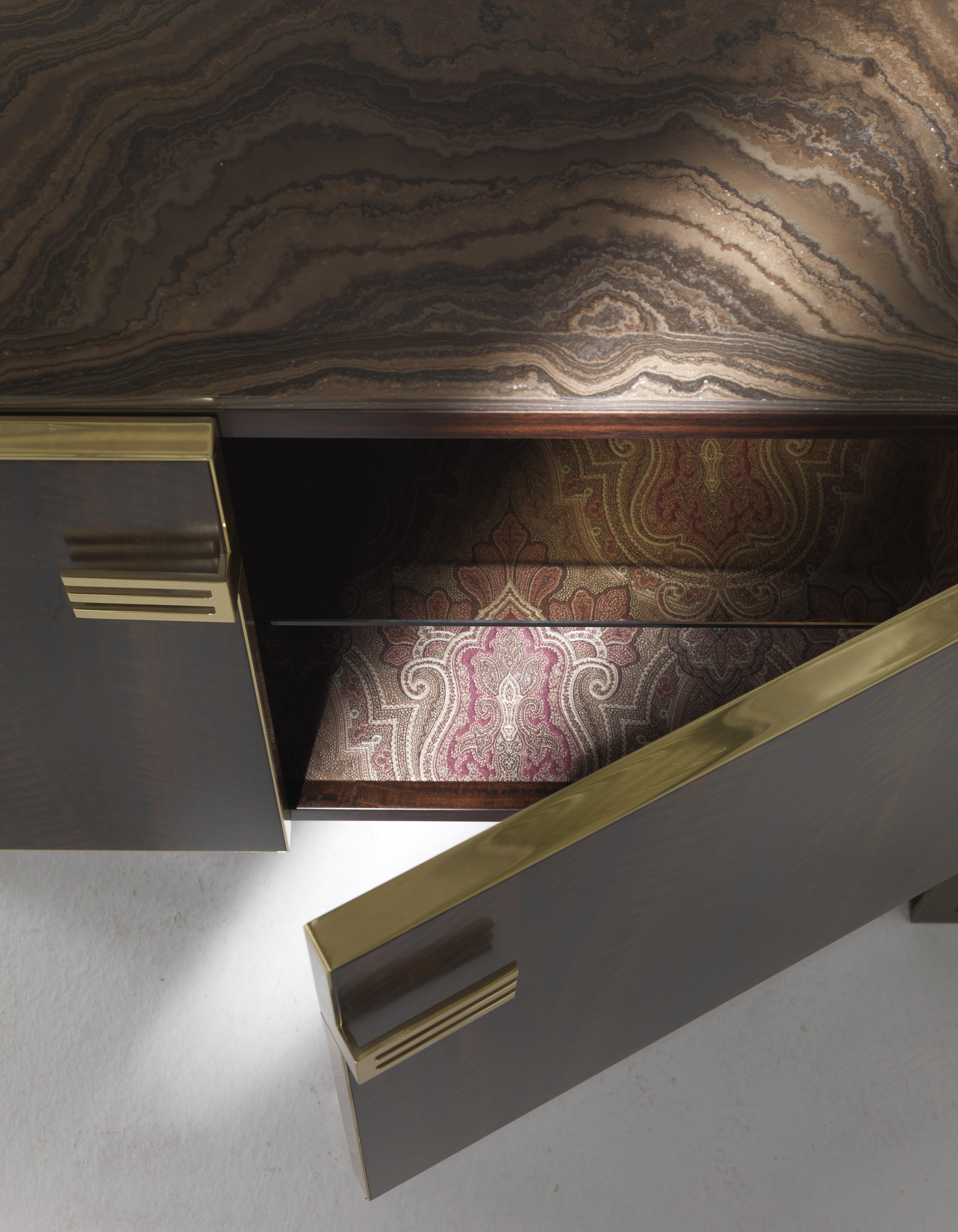 Klee Sideboard aus Holz des 21. Jahrhunderts mit Marmorplatte von Etro Home Interiors (Metall) im Angebot