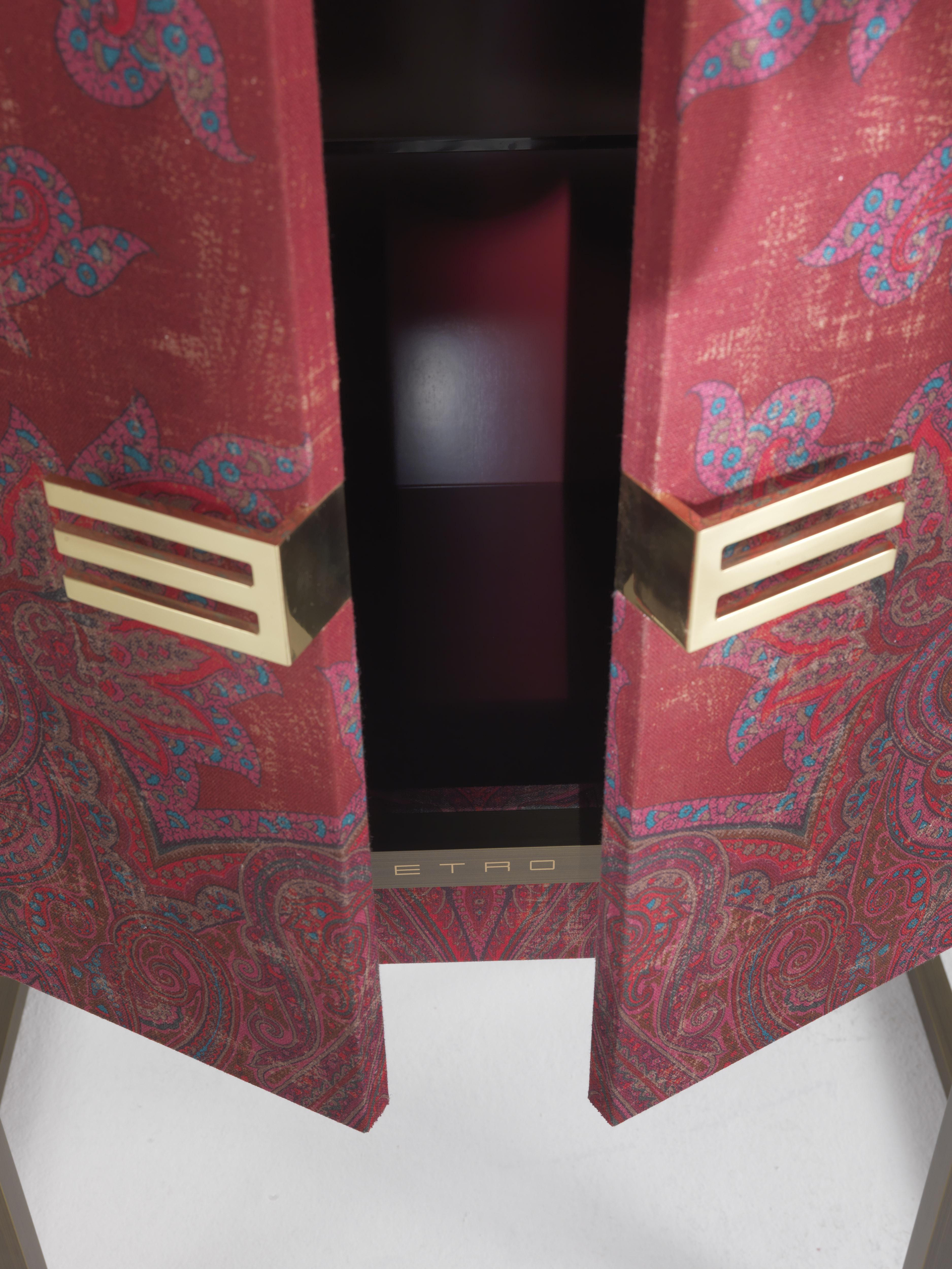 21st Century Kolkata Cabinet in Fabric and Metal by Etro Home Interiors In New Condition In Cantù, Lombardia