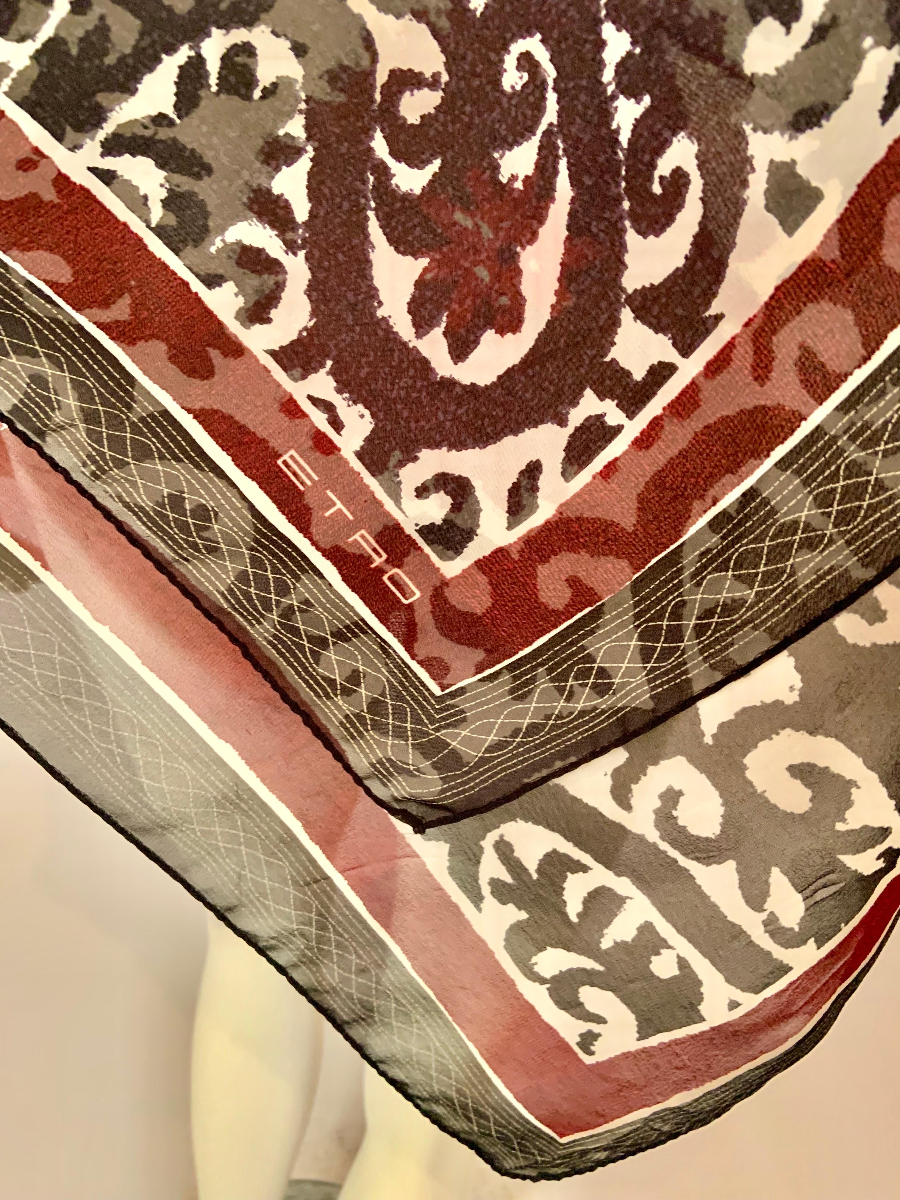 Scialle grande in chiffon di seta bianca e nera di Etro in vendita 3