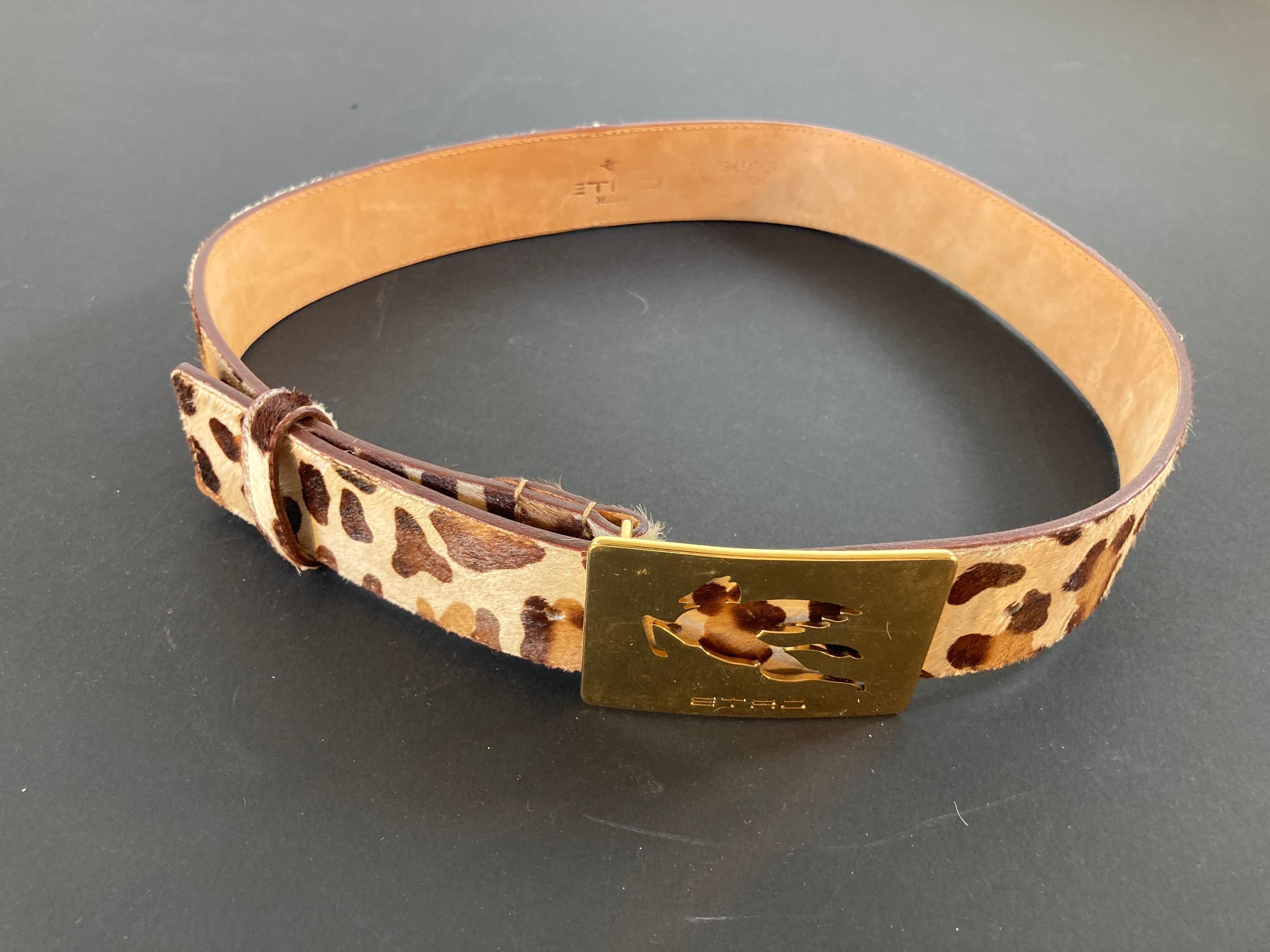 Vintage ETRO leopard-print leather belt, nude calf leather leopard print with punch-hole detailing adjustable fit and metal with Pegaso cut out brass buckle fastening.
Brass bucle cut out with the iconic Pagaso horse with wings and ETRO logo.
Etro