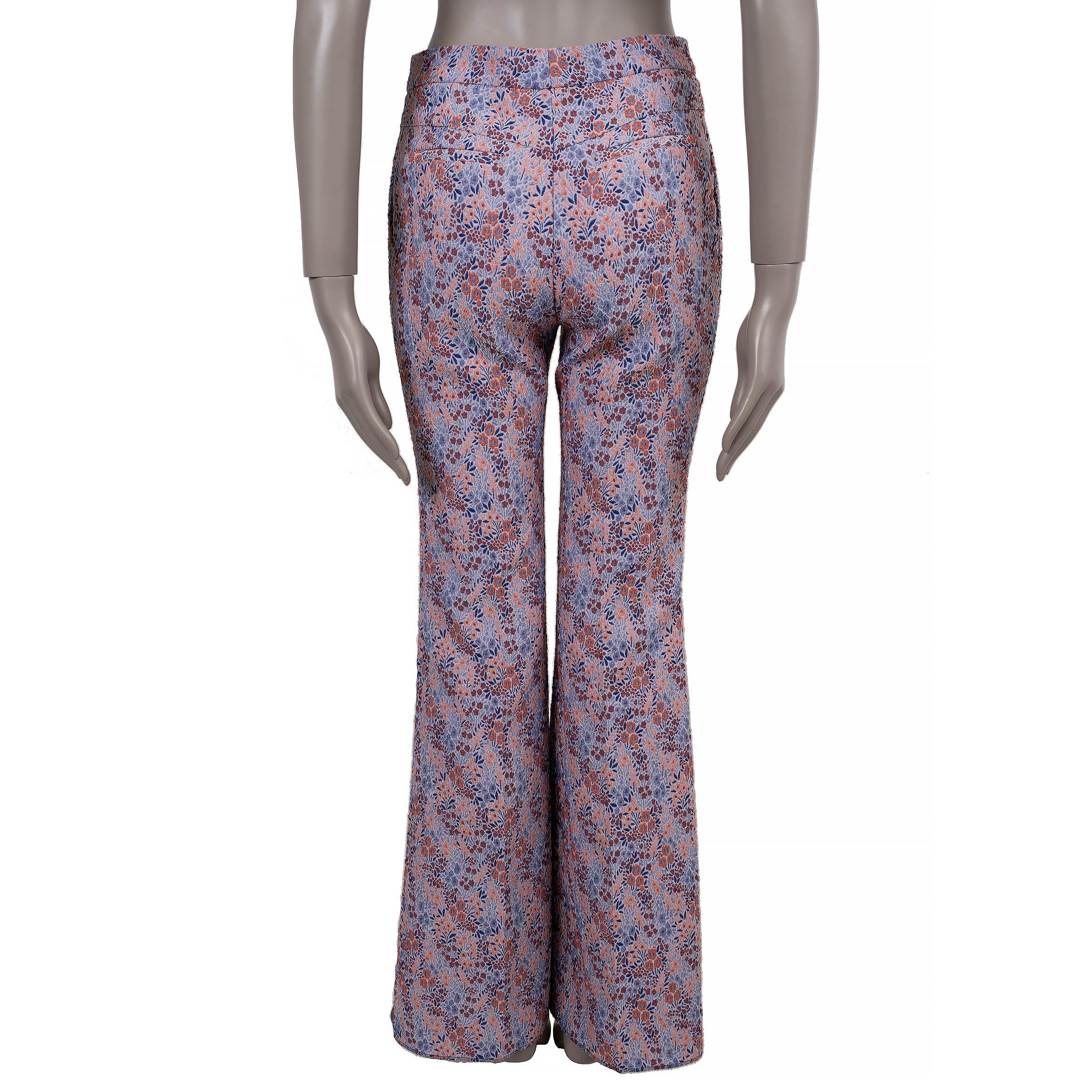 ETRO hellblau & rosa 2024 MICRO FLORAL JACQUARD FLARED Hose 40 S (Grau) im Angebot