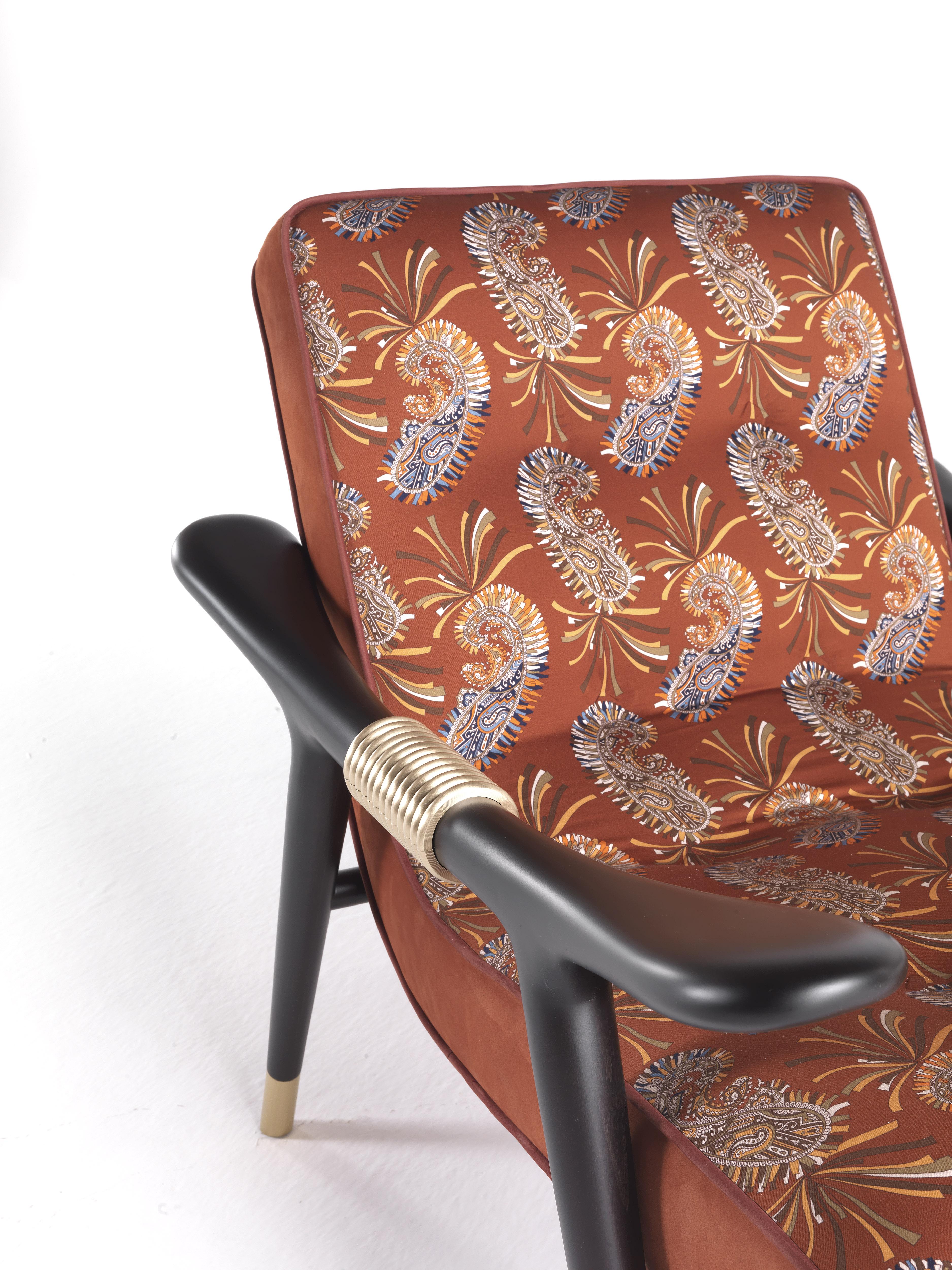 Masai-Sessel des 21. Jahrhunderts aus Wodabe-Stoff von Etro Home Interiors (Italienisch) im Angebot