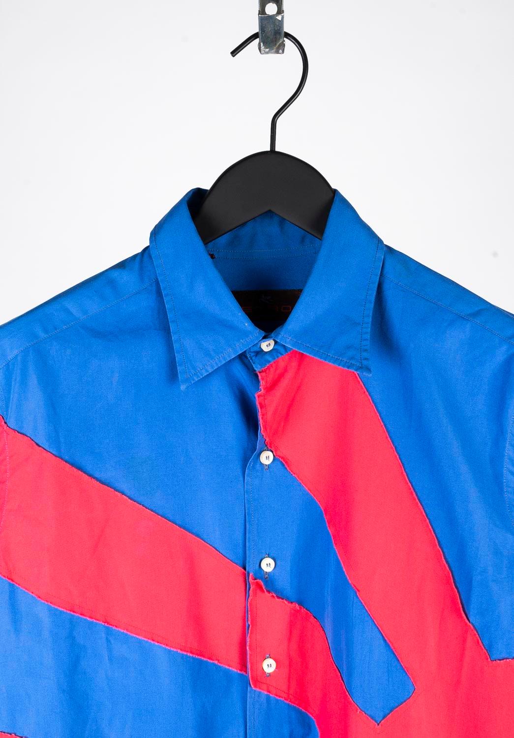 Etro Slim Fit Herren Hemd, S463
Farbe: Blau/Rot
(Eine tatsächliche Farbe kann ein wenig variieren aufgrund individueller Computer-Bildschirm Interpretation)
MATERIAL: 100% Baumwolle
Tag Größe: M
Dieses Hemd ist von hervorragender Qualität. Bewertung