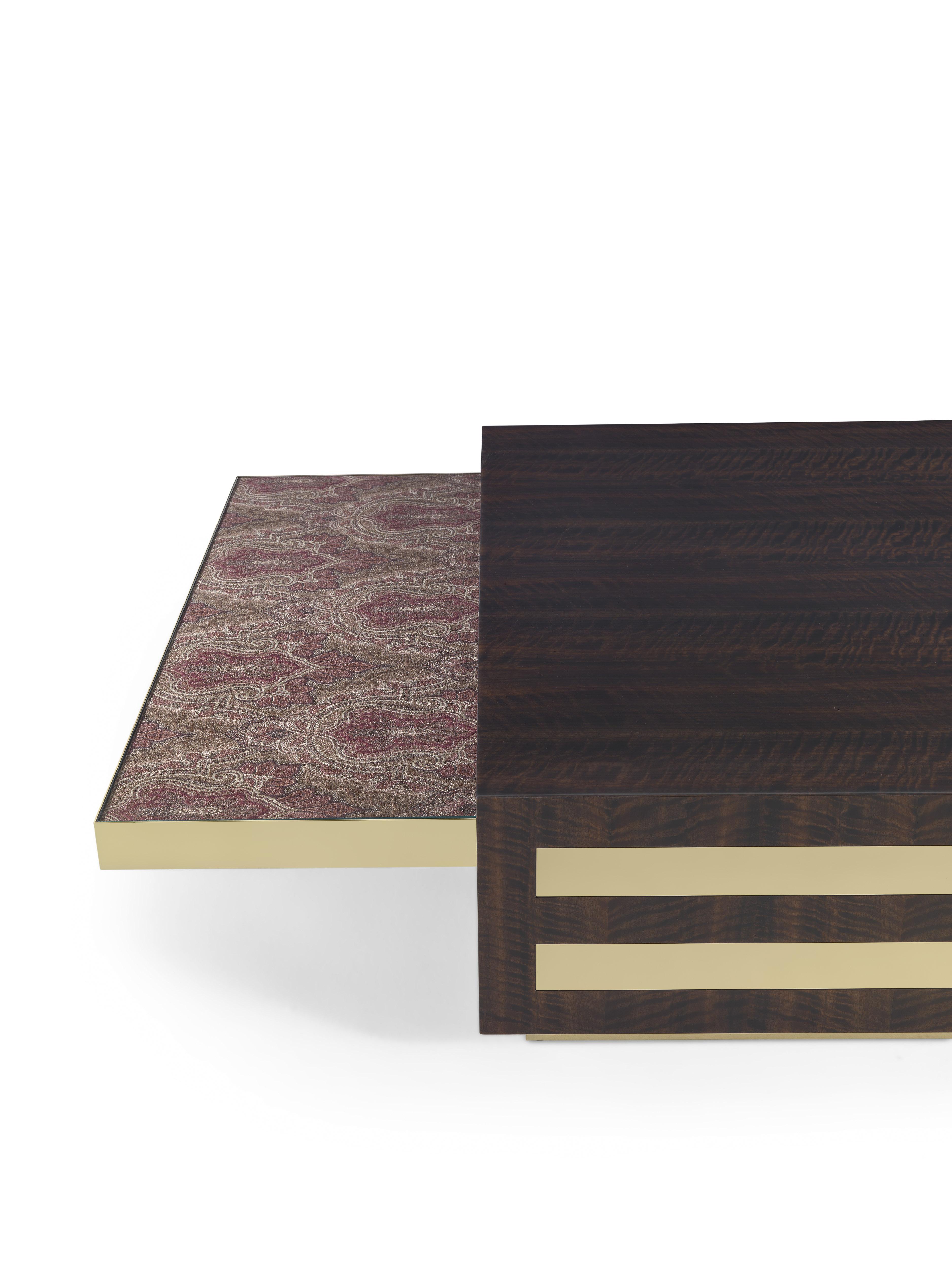Meret Central Tisch aus dem 21. Jahrhundert mit dunklem Paisley und Holz von Etro Home Interiors (Moderne) im Angebot