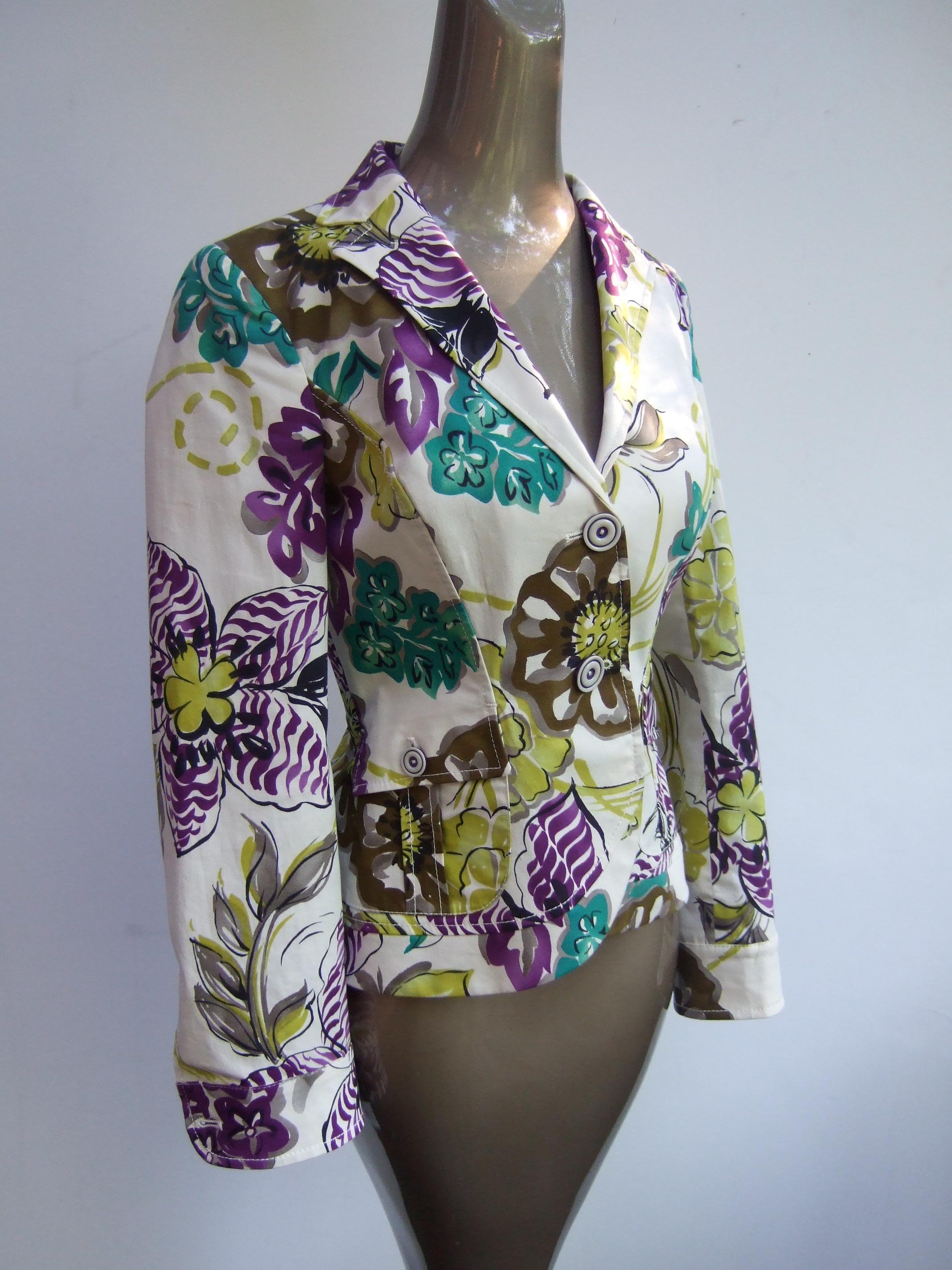Etro Milano Crisp Vibrant Floral Print Cotton Jacket Size 42  21st c  For Sale 3