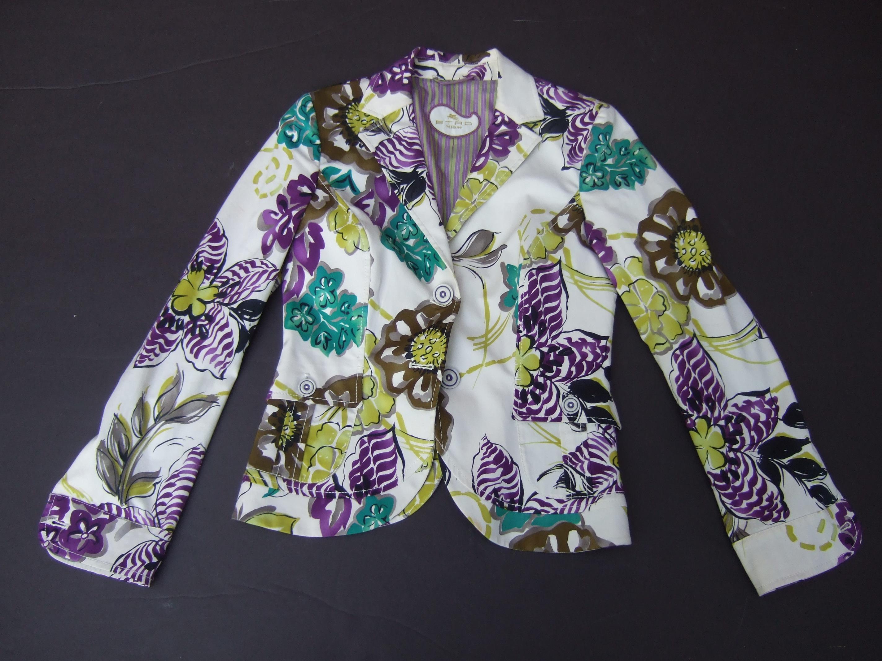 Etro Milano Crisp Vibrant Floral Print Cotton Jacket Size 42  21st c  For Sale 1