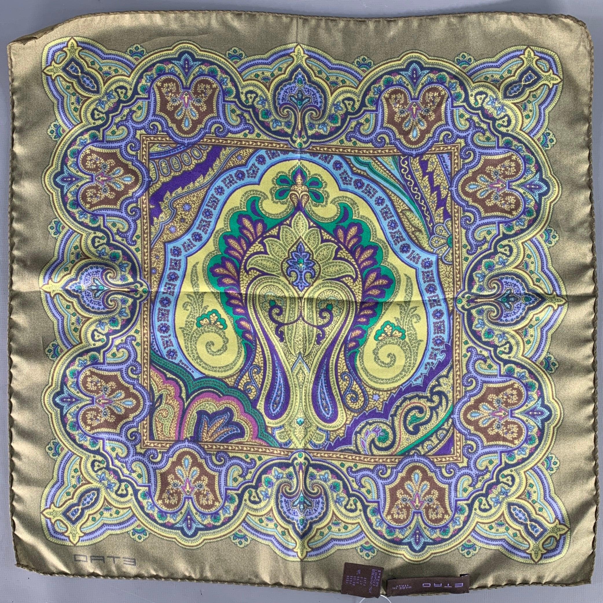 ETRO Multi Color Paisley Silk Pocket Square In Excellent Condition For Sale In San Francisco, CA