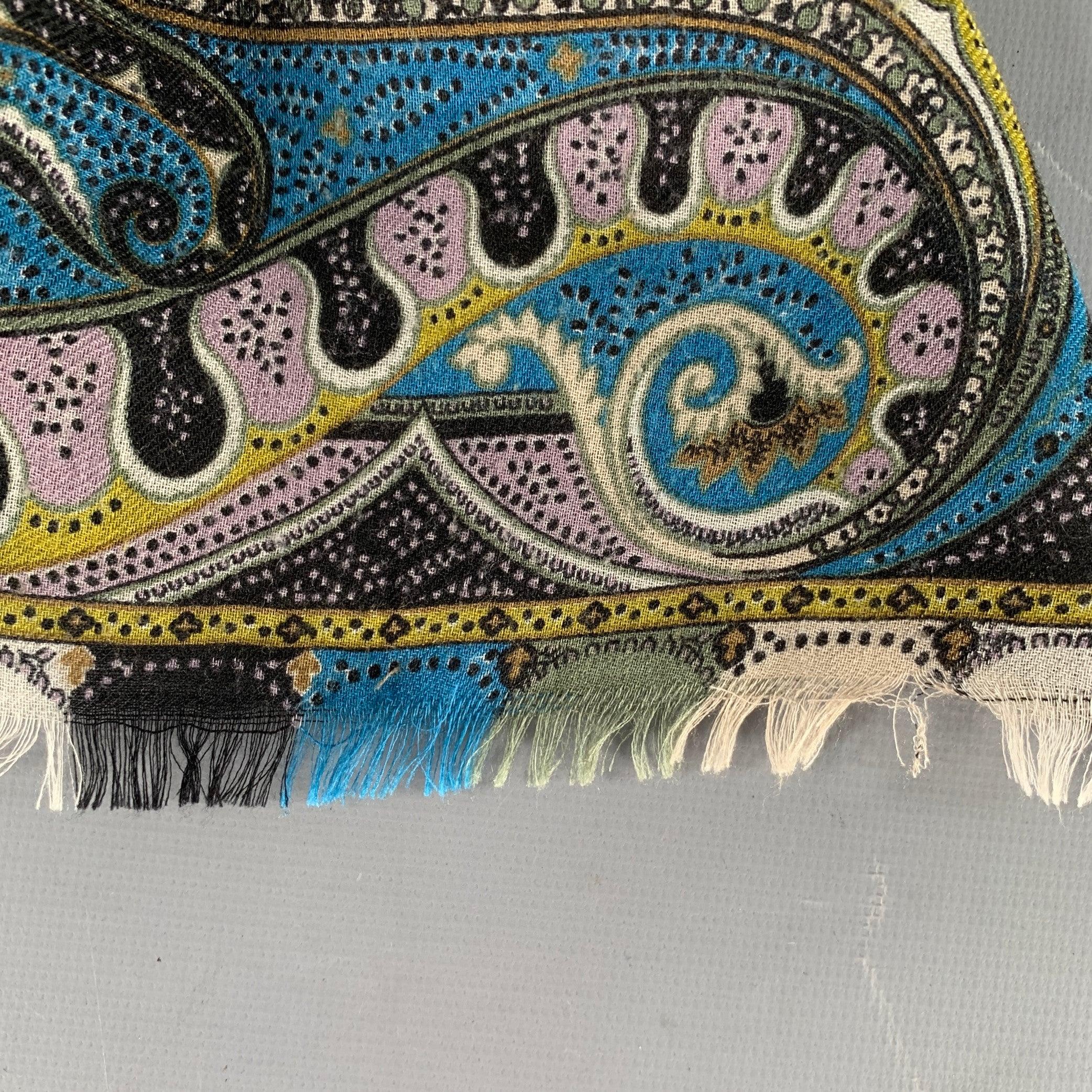 ETRO scarf
in a multi-color silk wool blend woven fabric featuring a paisley print with fringe details. Made in Italy.Very Good Pre-Owned Condition. 

Measurements: 
  65 inches  x 25.5 inches 
  
  
 
Sui Generis Reference: 134166
Category: Scarves