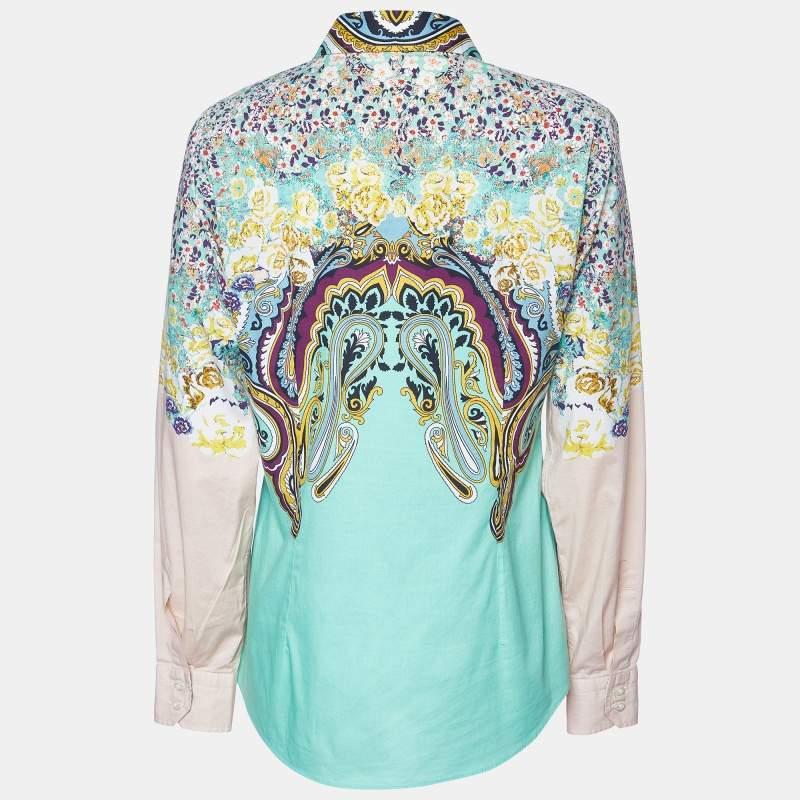 Cette chemise de créateur est fabuleuse. Elle est fabriquée à partir de matériaux nobles et présente une silhouette ajustée. Associez-le à un pantalon et à des mocassins pour un ensemble cool.