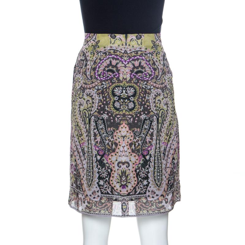 Skirts never go out of style and this Etro skirt proves just that. The creation is made of 100% silk and features a multicolour paisley print all over it. It comes equipped with a concealed zip closure.

