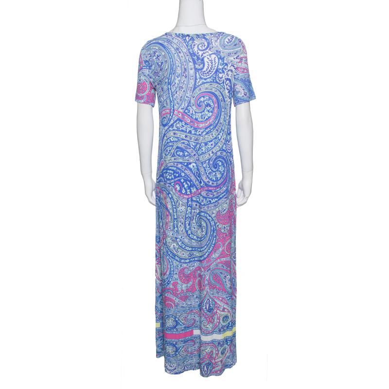 The search for the perfect maxi dress ends with this lovely number from Etro. The dress is made of a viiscose blend and features a simple structured silhouette. It flaunts a multicolour paisley printed pattern all over it along with a round neckline