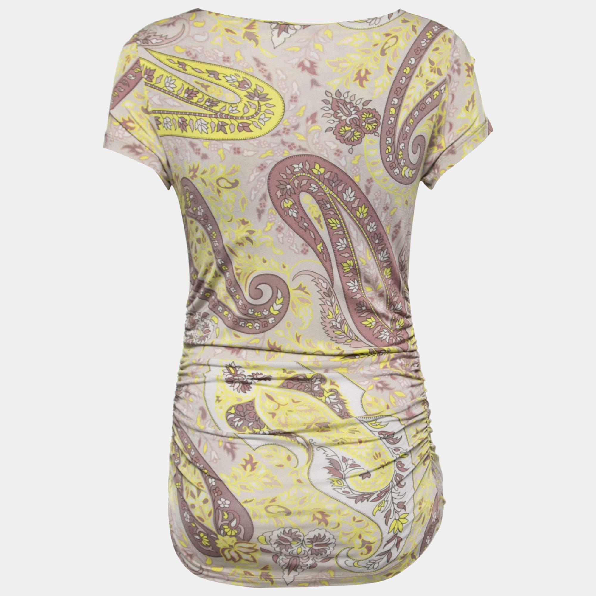 Find great style and comfort while wearing this designer top. Tailored using the best fabrics  the creation has been given immense detail. Style it with a pair of jeans and flats.