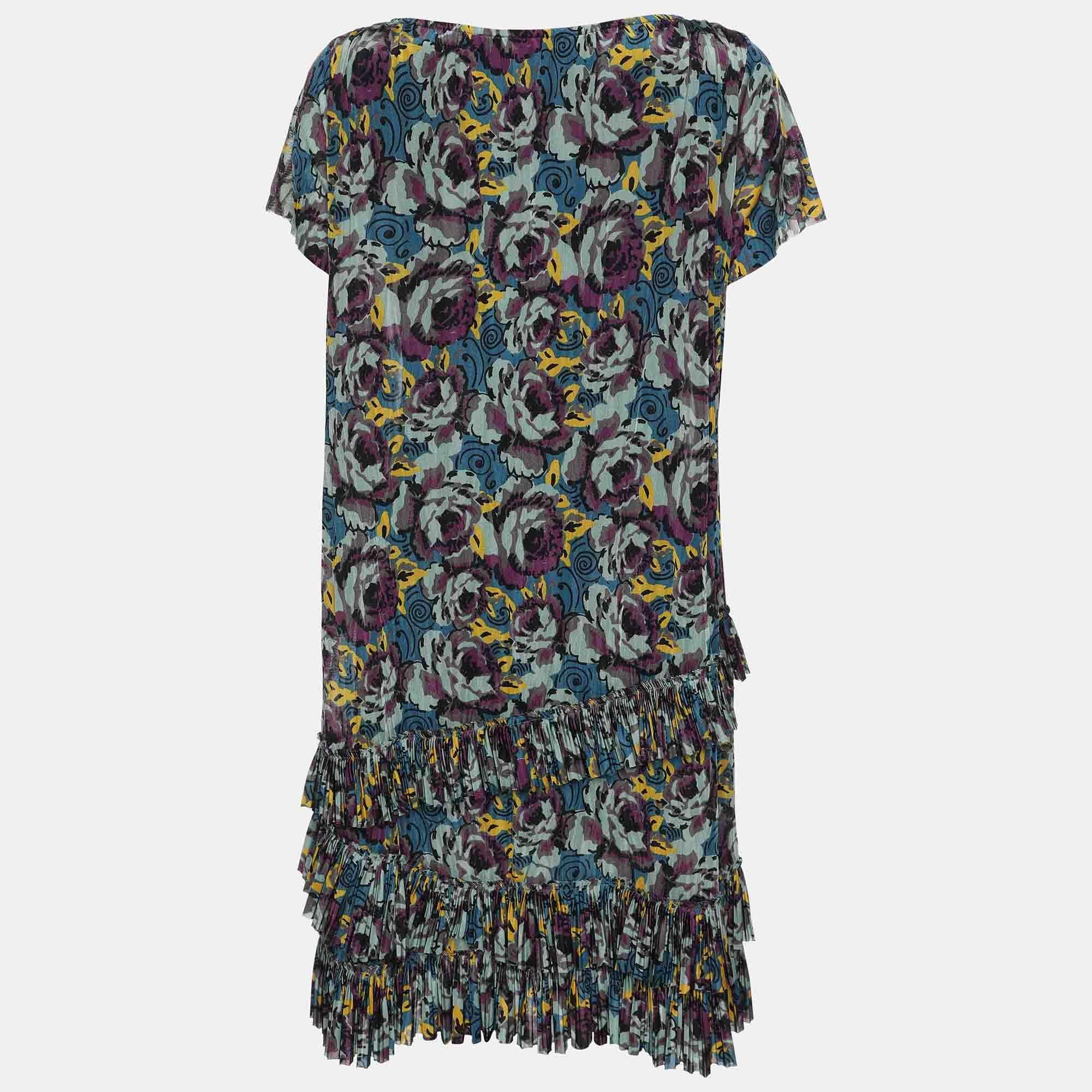 La finesse artistique et la silhouette féminine de cette robe de créateur témoignent du savoir-faire impeccable de la griffe en matière de confection. Il est cousu à l'aide de matériaux de qualité, a une bonne coupe et peut être facilement stylisé