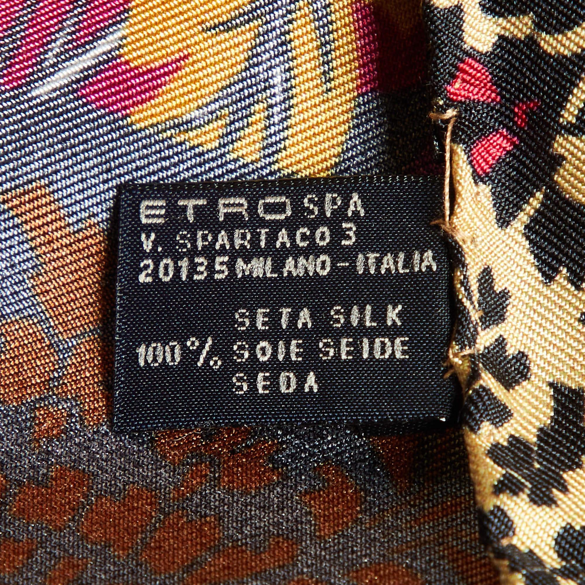 Etro Multicolor Printed Silk Pocket Square In Excellent Condition For Sale In Dubai, Al Qouz 2