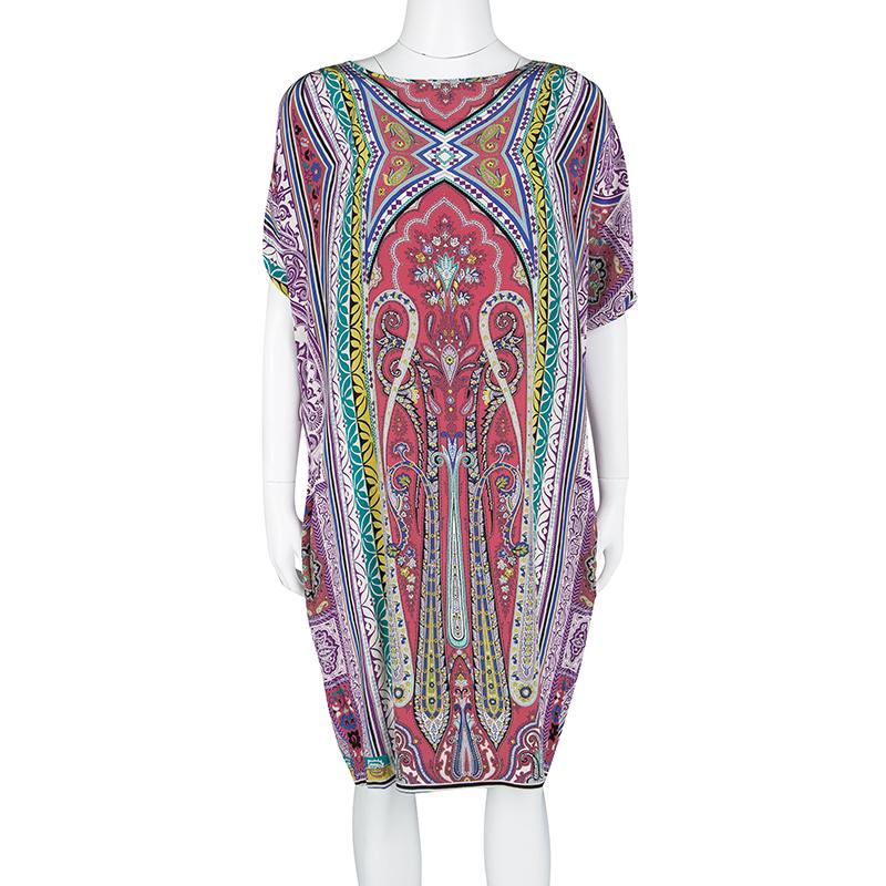 This Etro dress will be quite a choice for a fashionista like yourself. It is made from quality silk and it is styled with slit sleeves and prints in multiple colours splayed all over.

