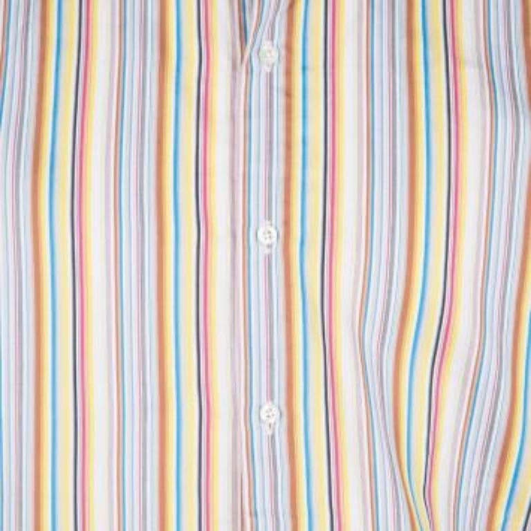 Esta temporada de verano mantente fresco y elegante con esta camisa Etro. Confeccionada en un tejido de algodón ligero y transpirable, esta camisa presenta un estampado de rayas siempre elegante por todas partes y se completa con detalles en