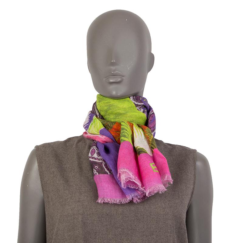 Etro paisley summer scarf in purple, off-white, neon green and pink linen (100%). Has been worn and is in excellent condition.

Width 65cm (25.4in)
Length 170cm (66.3in)