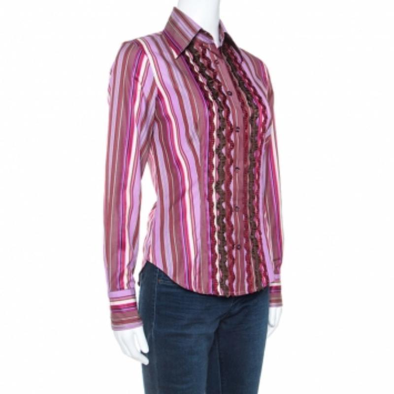 Ein Hemd von Etro wie dieses kann Sie problemlos durch jede Saison begleiten. Diese gestreifte Kreation bietet Stil und Komfort und ist ein wahrer Charme. Feiern Sie Ihre Tage mit einem beeindruckenden Shirt wie diesem.