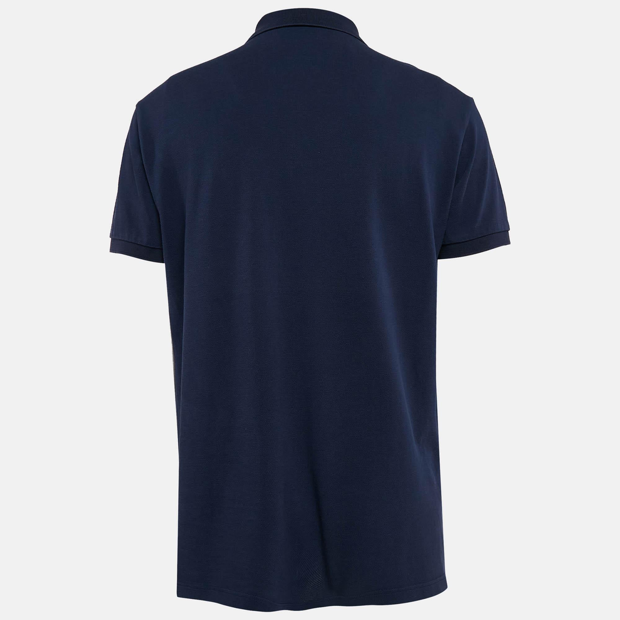 Tanto si quieres salir en salidas informales con amigos como si simplemente quieres holgazanear, esta camiseta es una prenda versátil y se puede peinar de muchas maneras. Se ha confeccionado con un tejido fino.