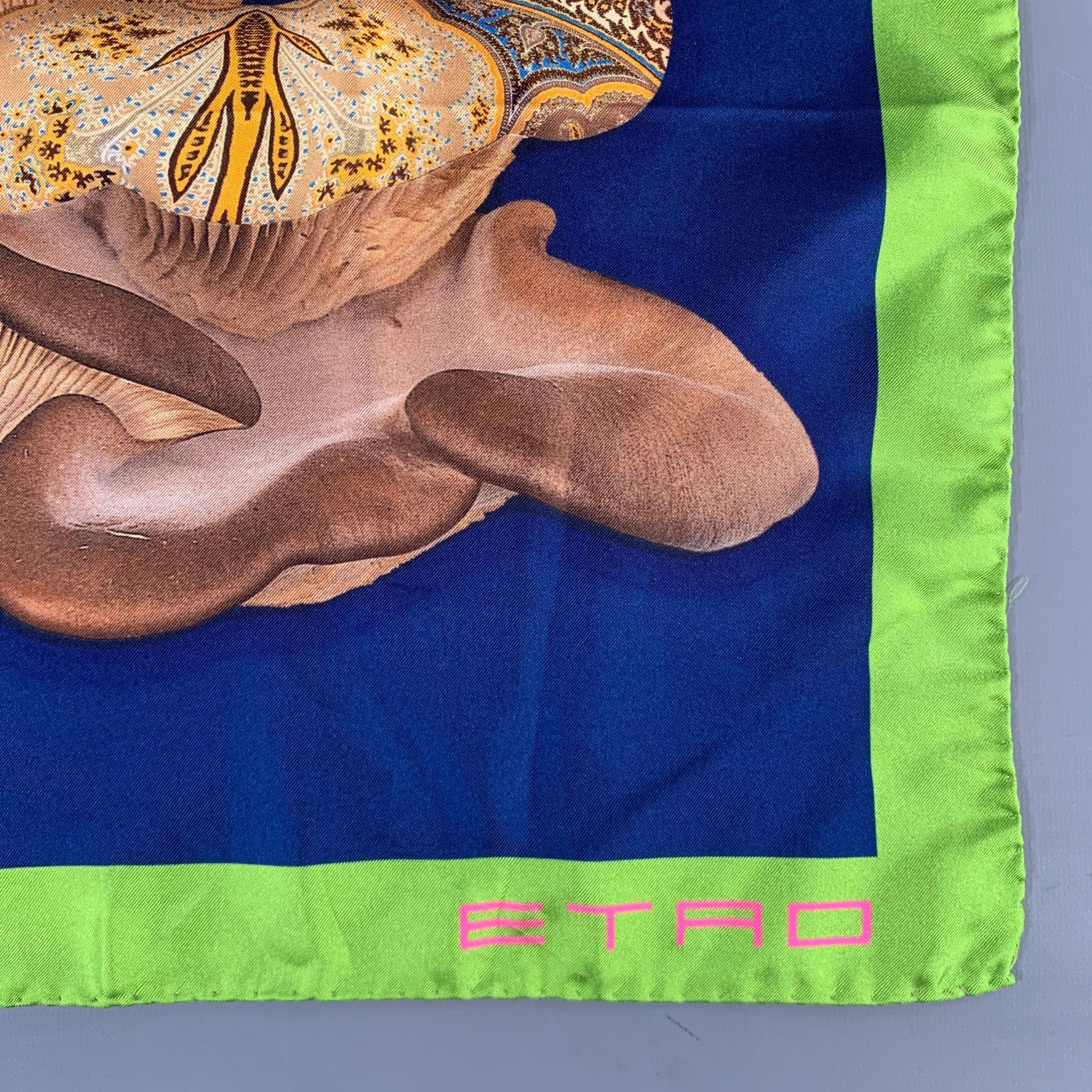 ETRO pocket square comes in a brown and navy mushroom center print in a silk material. Very Good Pre-Owned Condition.  

Measurements: 
  17 inches  X 17 inches  
 



  
  
 
Sui Generis Reference: 130269
Category: Pocket Square
More Details
   