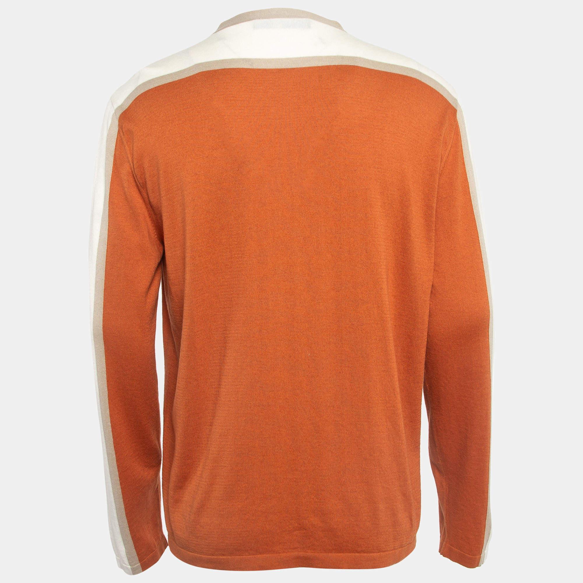 Les hivers et les cardigans vont de pair. Confectionné dans des tissus de qualité, ce joli cardigan présente une teinte attrayante, une longueur de manche flatteuse et une coupe confortable.
