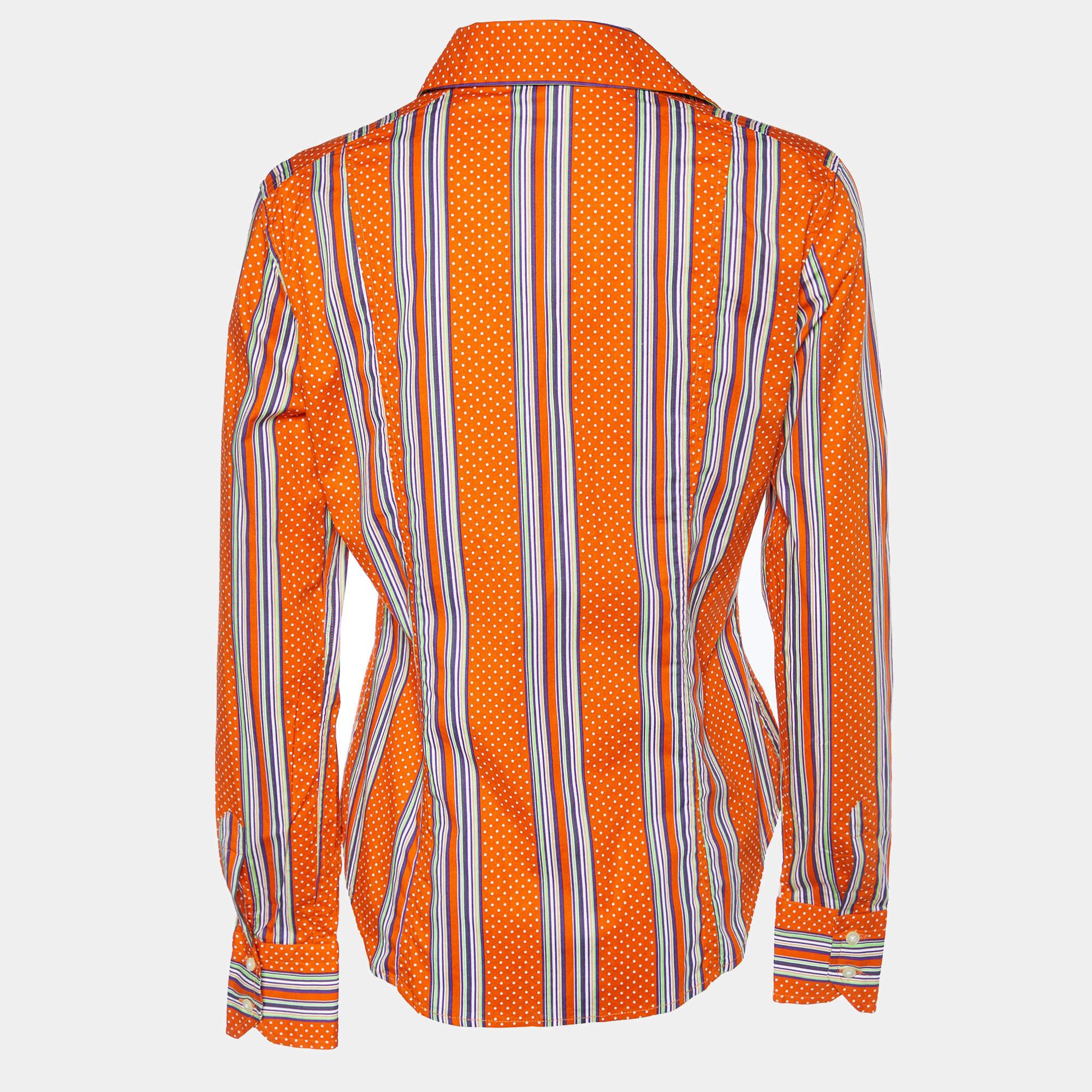 Qué fabulosa es esta camisa de diseño Está confeccionada con materiales nobles y presenta una silueta entallada. Combínalo con pantalones y mocasines para conseguir un conjunto de lo más cool.