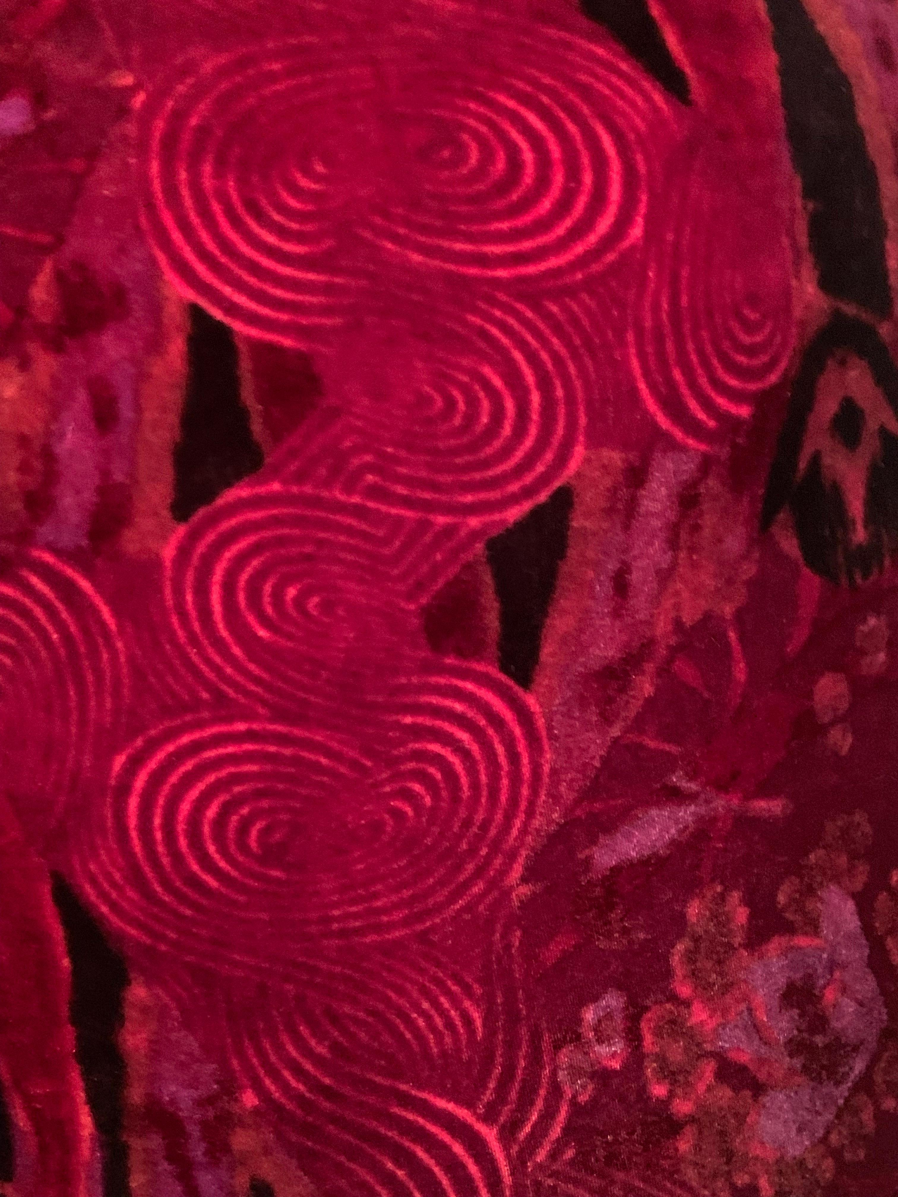 Etro Paisley Pattern Silk Velvet Shawl Reversing to a Black Cashmere Shawl For Sale 7