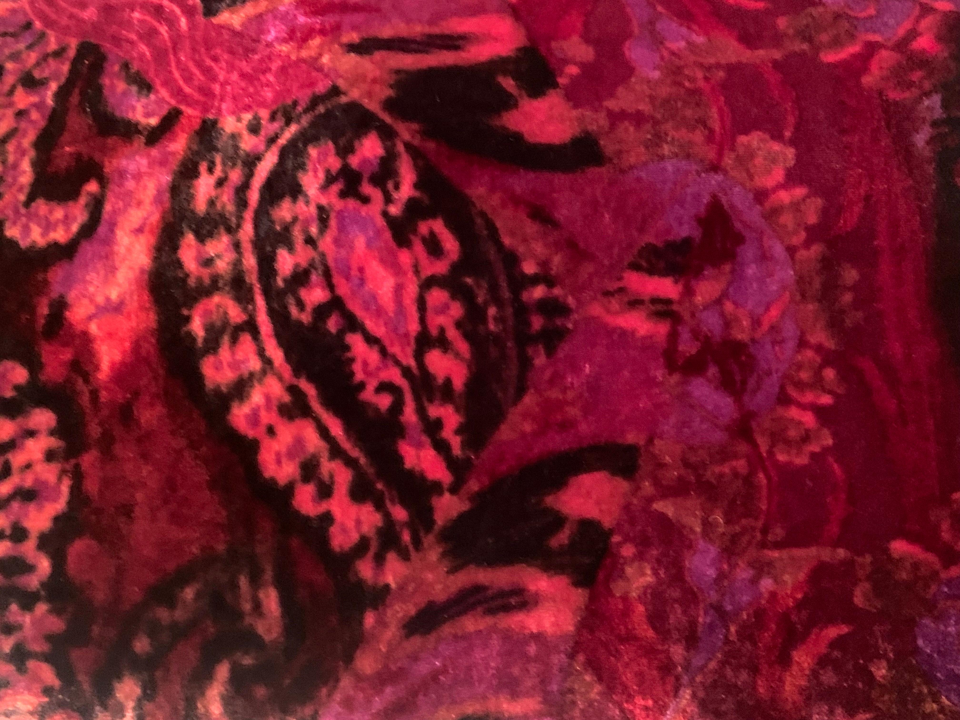 Noir Etro - Châle en velours de soie à motif cachemire tourné vers un châle en cachemire noir en vente