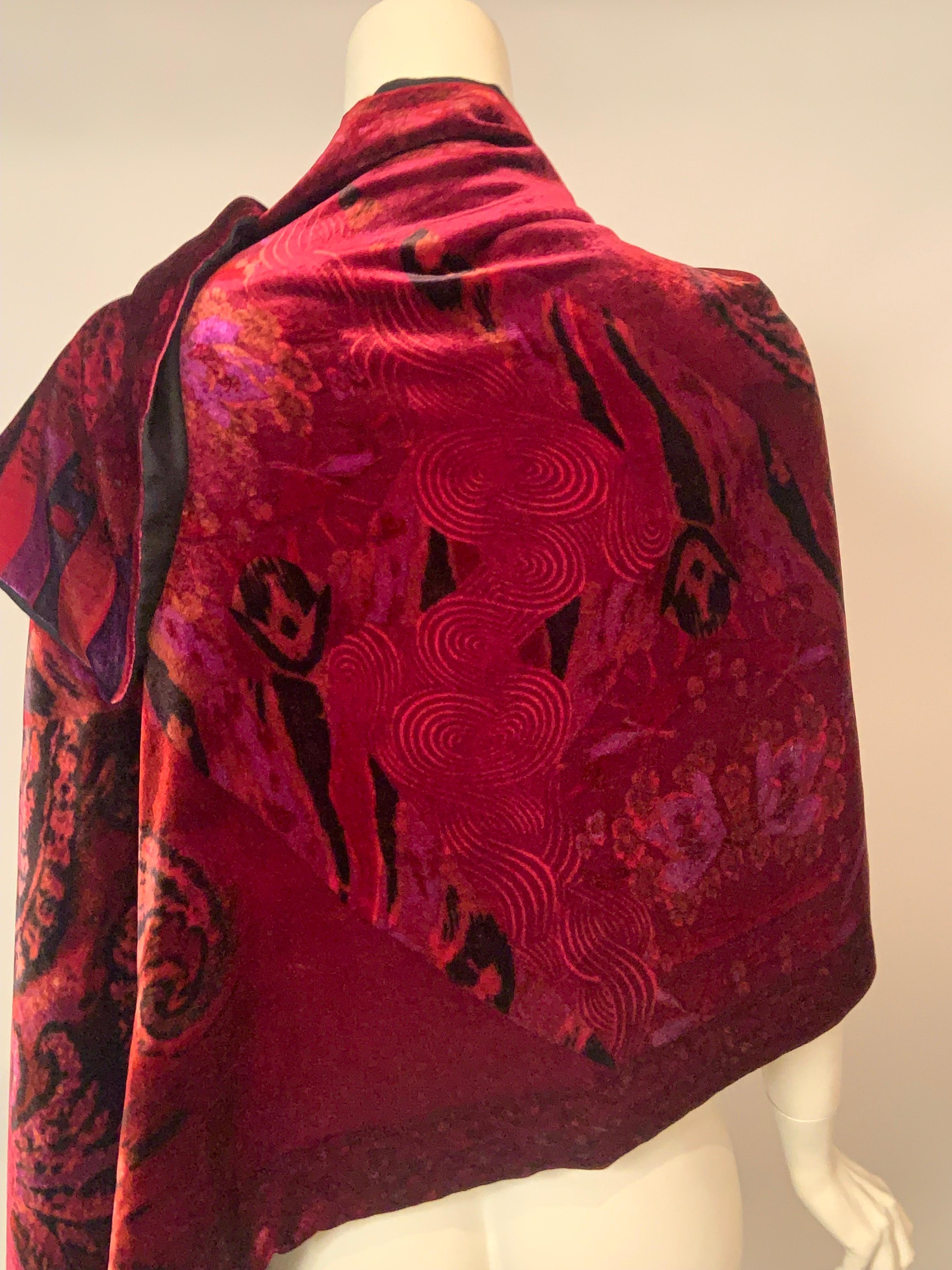 Etro Paisley Pattern Silk Velvet Shawl Reversing to a Black Cashmere Shawl For Sale 5