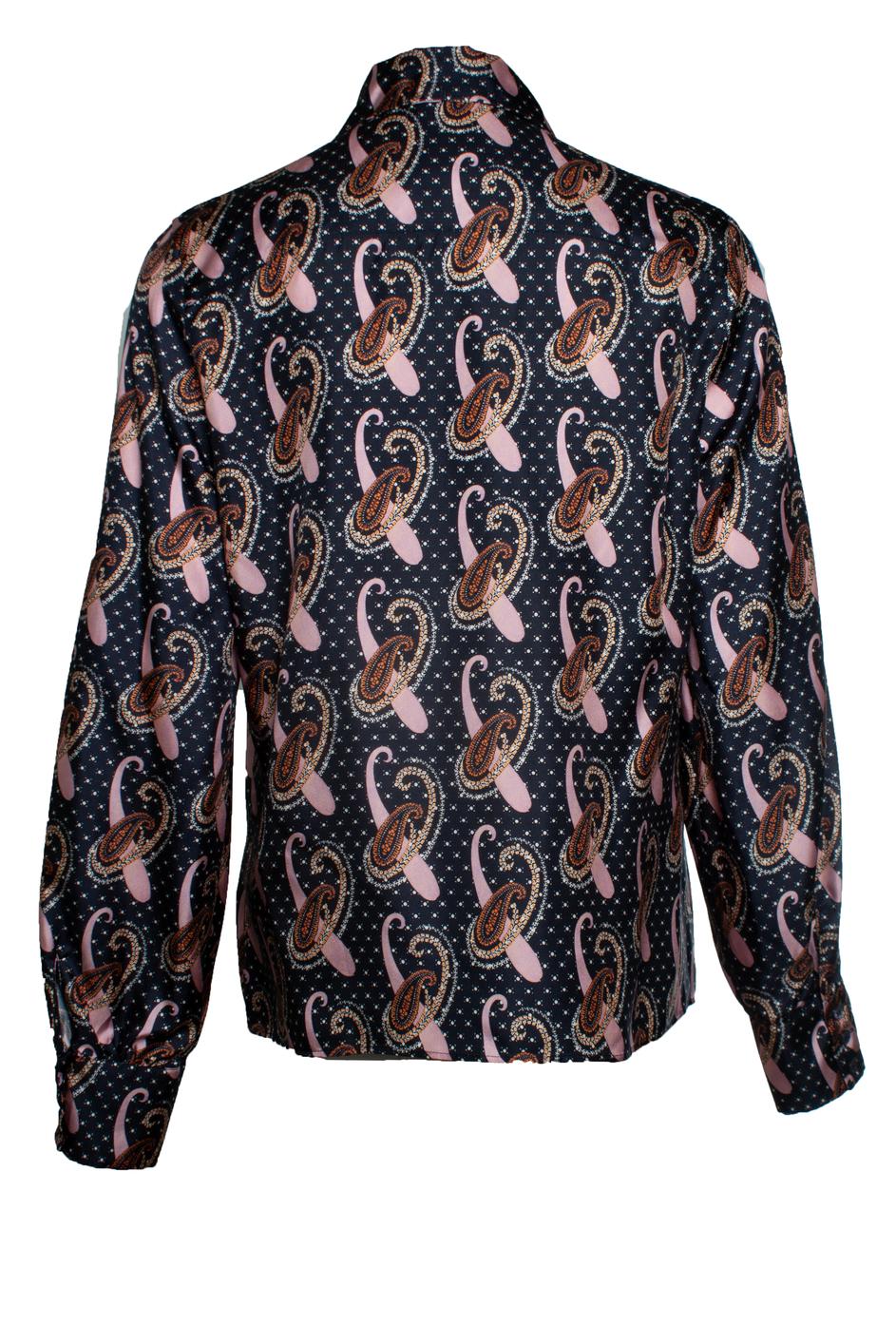 Etro, paisley printed blouse. The item is in very good condition.

CONDITION: very good condition

SIZE: IT42 - S

MEASUREMENTS: length 62 cm, width 52 cm, waist 50 cm, shoulder width 49 cm, sleeve length 60 cm

MATERIAL:100% silk

CARE: dry