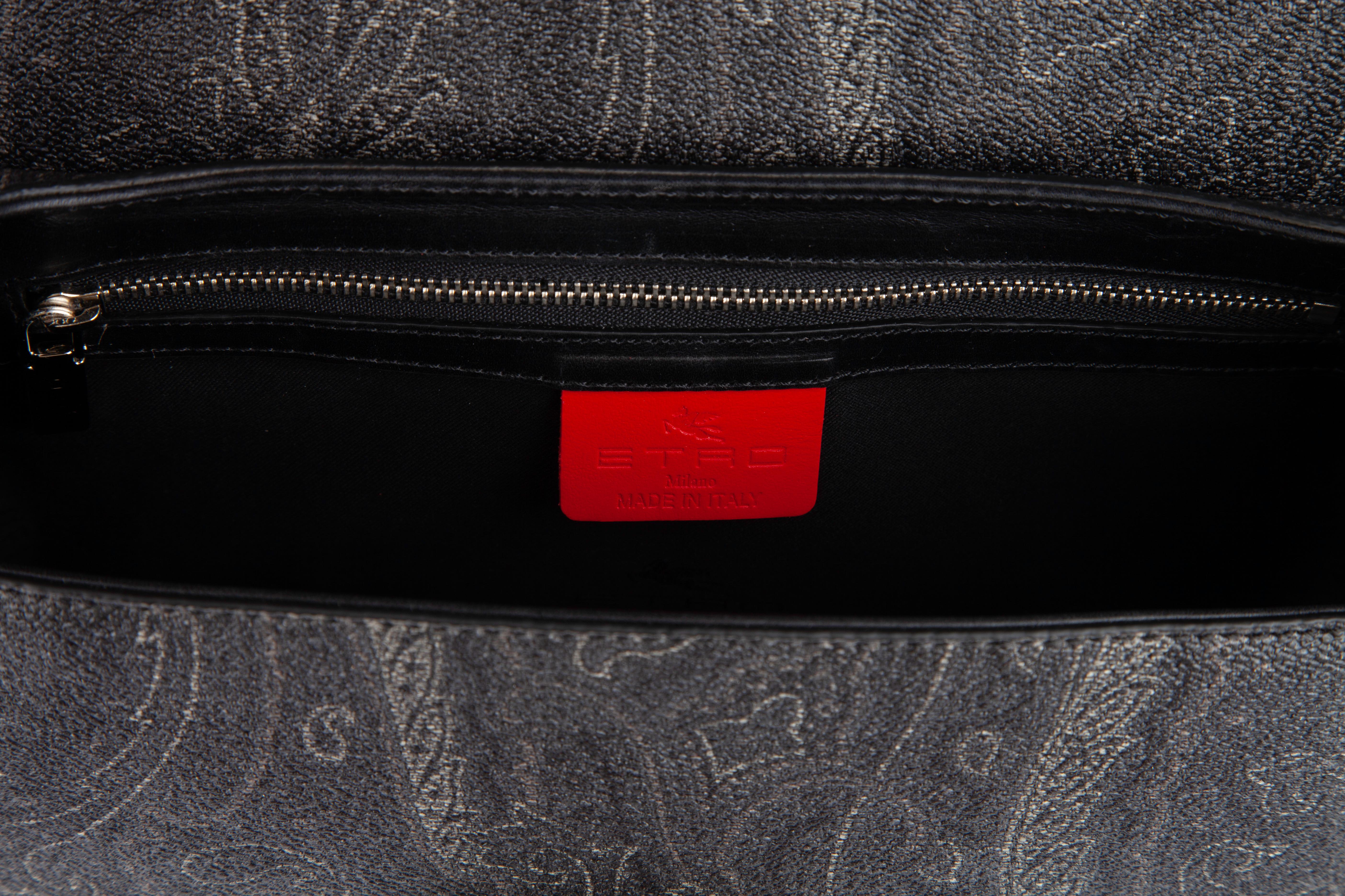 Etro Pegaso Grey/Black Paisley Printed Leather Shoulder Bag w/ Adjustable Strap  For Sale 1