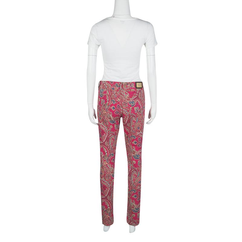 Swap those regular jeans for this slim fit pair from the house of Etro. It is designed in a pink paisley printed denim and comes with a zip and button closure. These jeans look best styled with a monotone top and pumps. Wear it for a long weekend