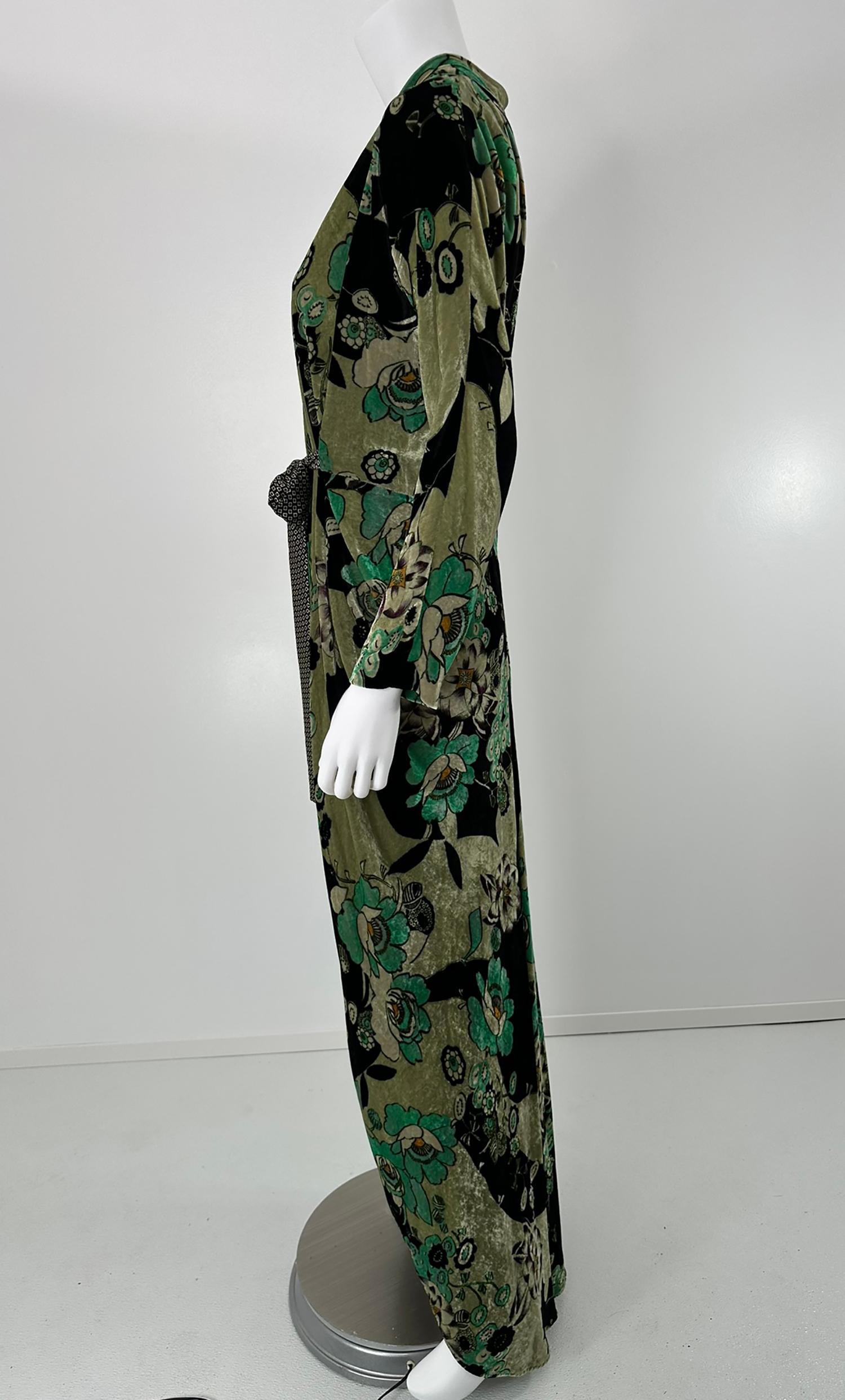 Etro - Velluto Panne Stampato con fiori muti - Vestito Maxi con scollo a V e vita a cravatta 44 in vendita 5