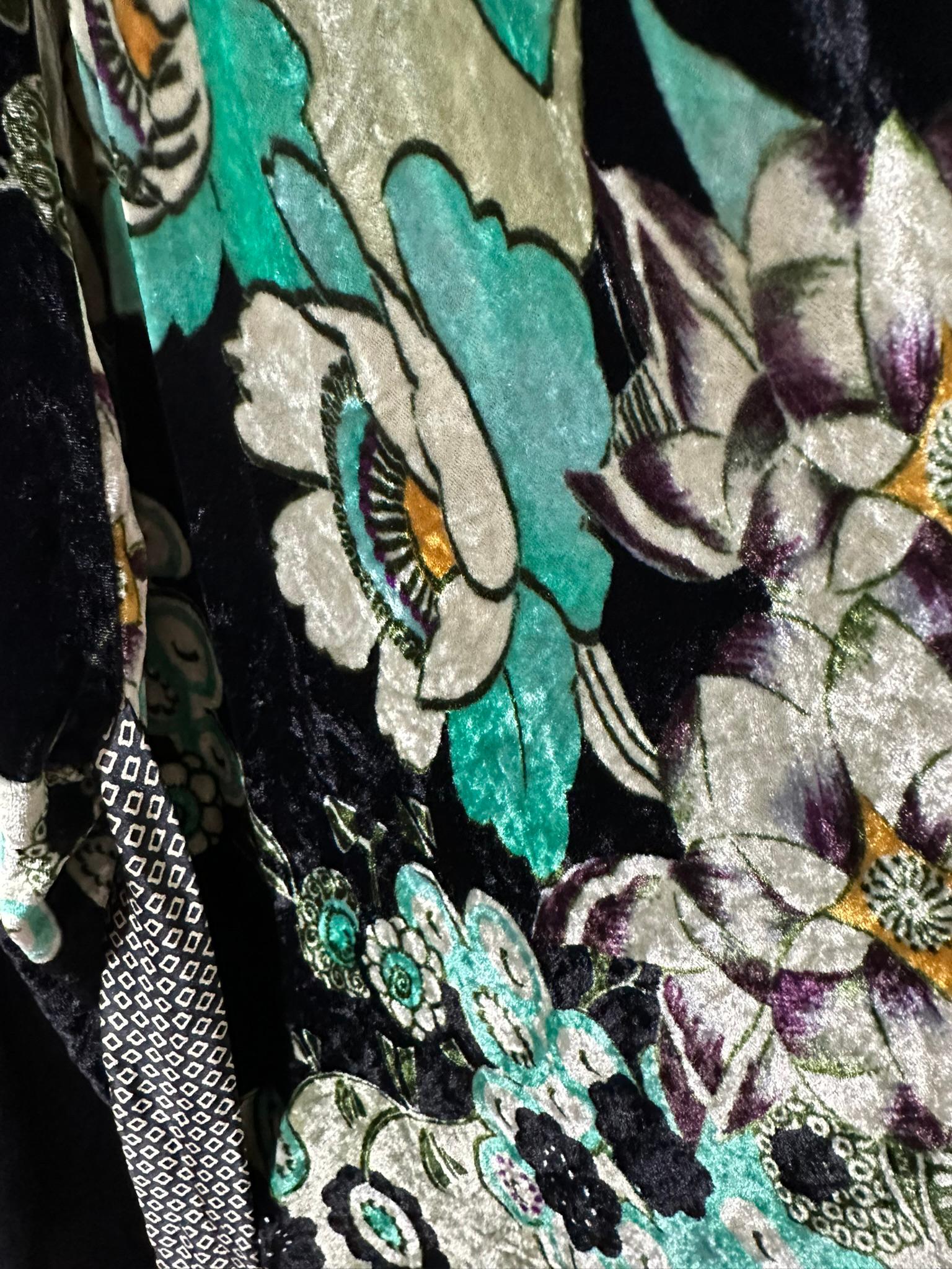 Etro - Velluto Panne Stampato con fiori muti - Vestito Maxi con scollo a V e vita a cravatta 44 in vendita 9