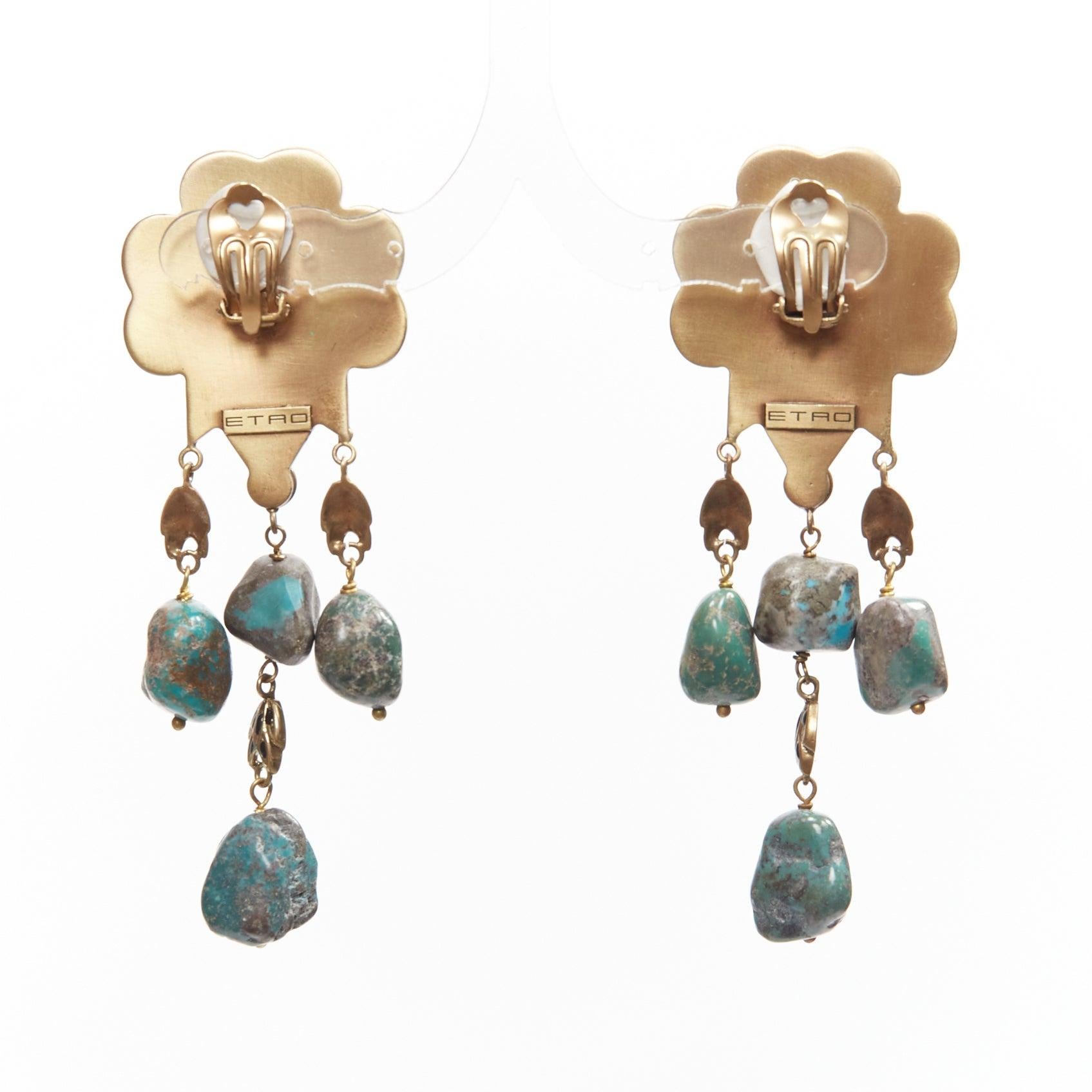 Etro, orecchini a clip in oro a forma di fiore smaltato rosso-blu, con pietra a goccia. In condizioni ottime in vendita a Hong Kong, NT