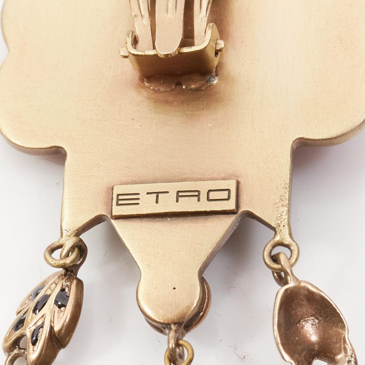 ETRO - Paire de boucles d'oreilles clip en émail bleu rouge, fleur, pierre, goutte d'or en vente 2