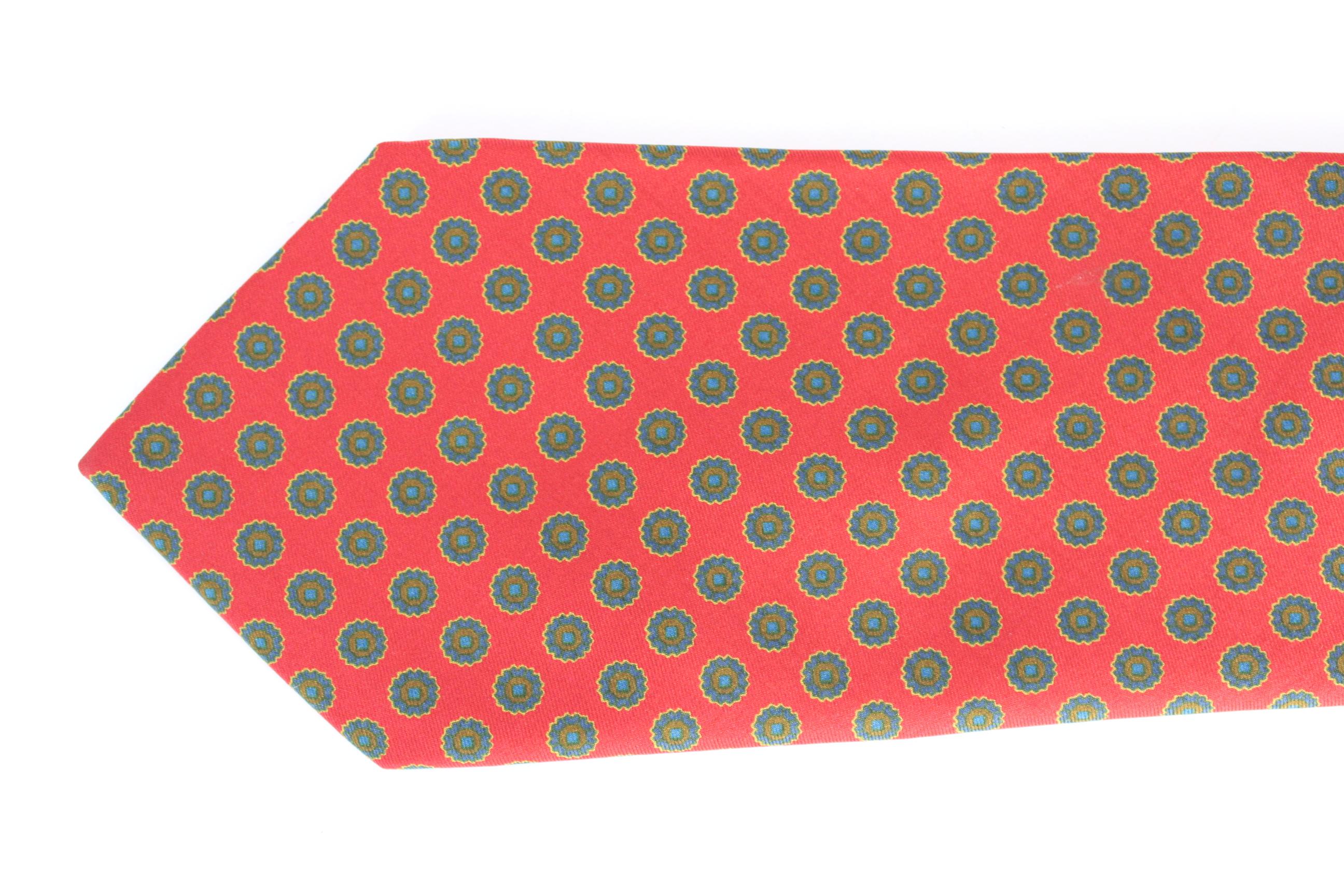 Rouge Etro - Cravate classique à pois en soie rouge et bleue en vente