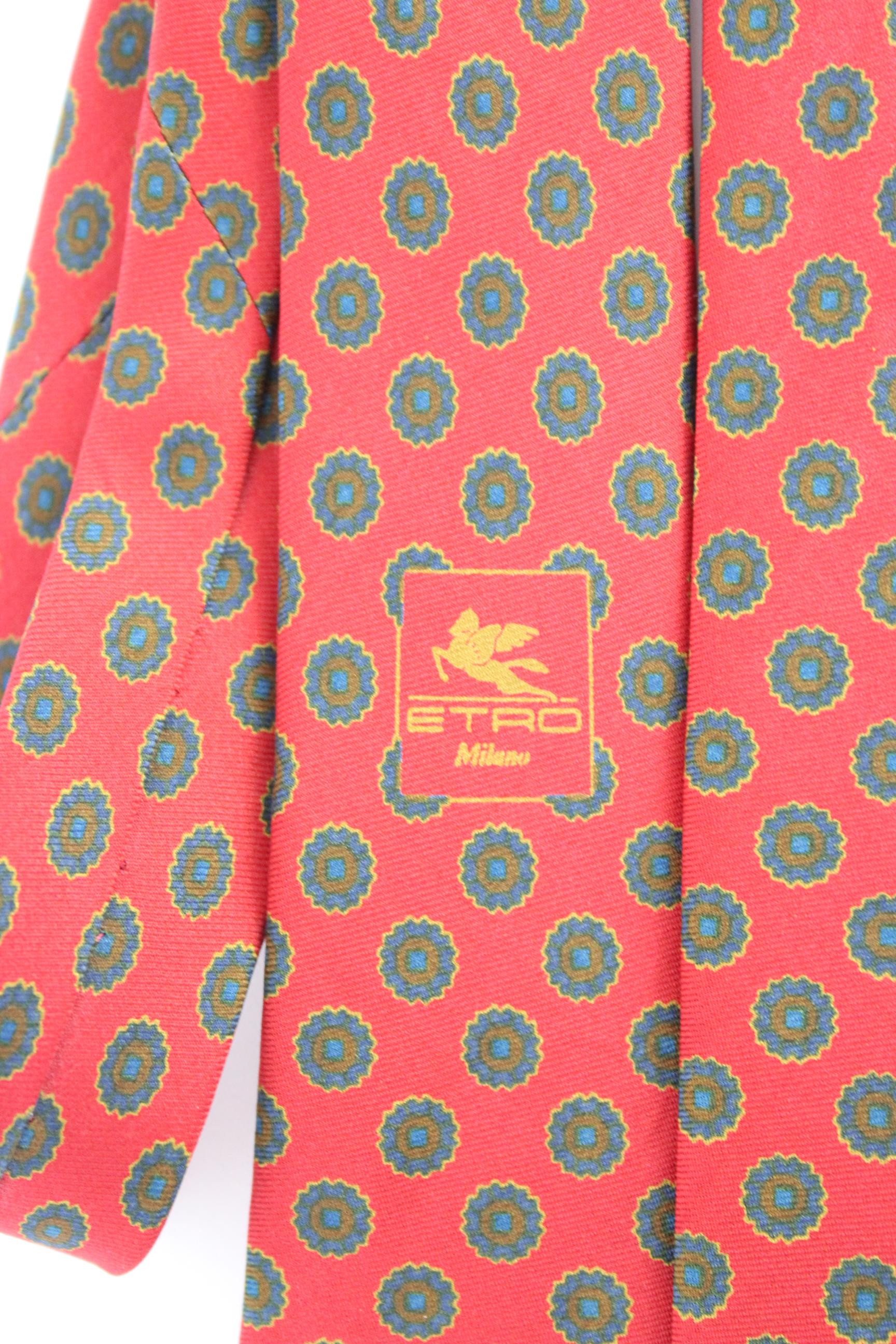 Etro - Cravate classique à pois en soie rouge et bleue Pour hommes en vente