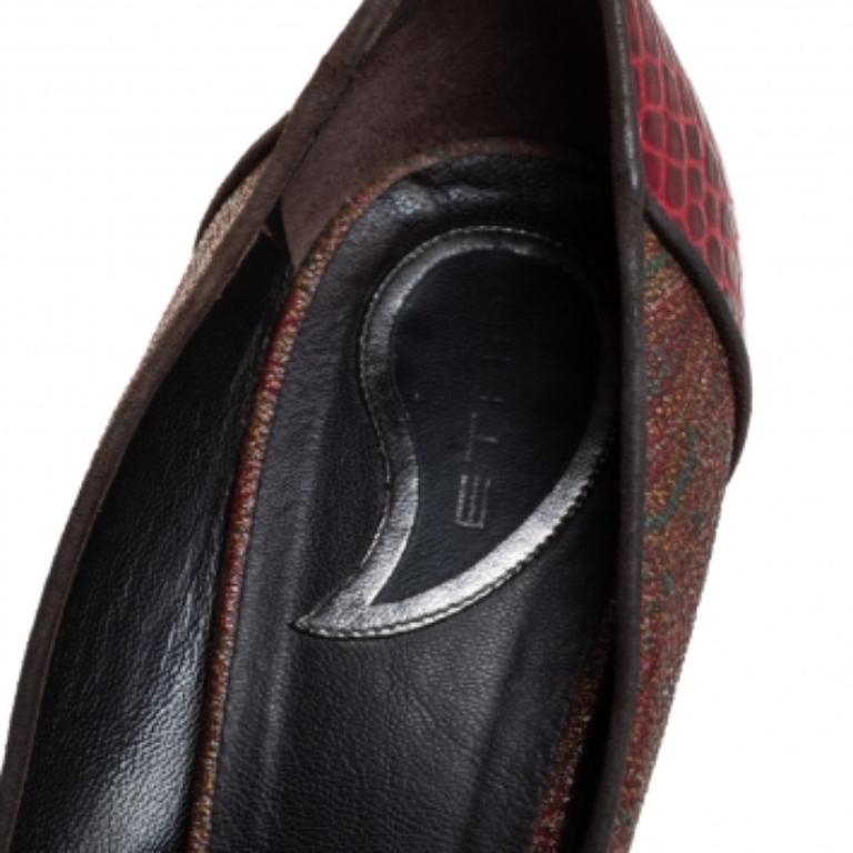Etro Red/Brown Croc Embossed And Coated Canvas Bow Detail Pumps Size 40 In Good Condition For Sale In Dubai, Al Qouz 2