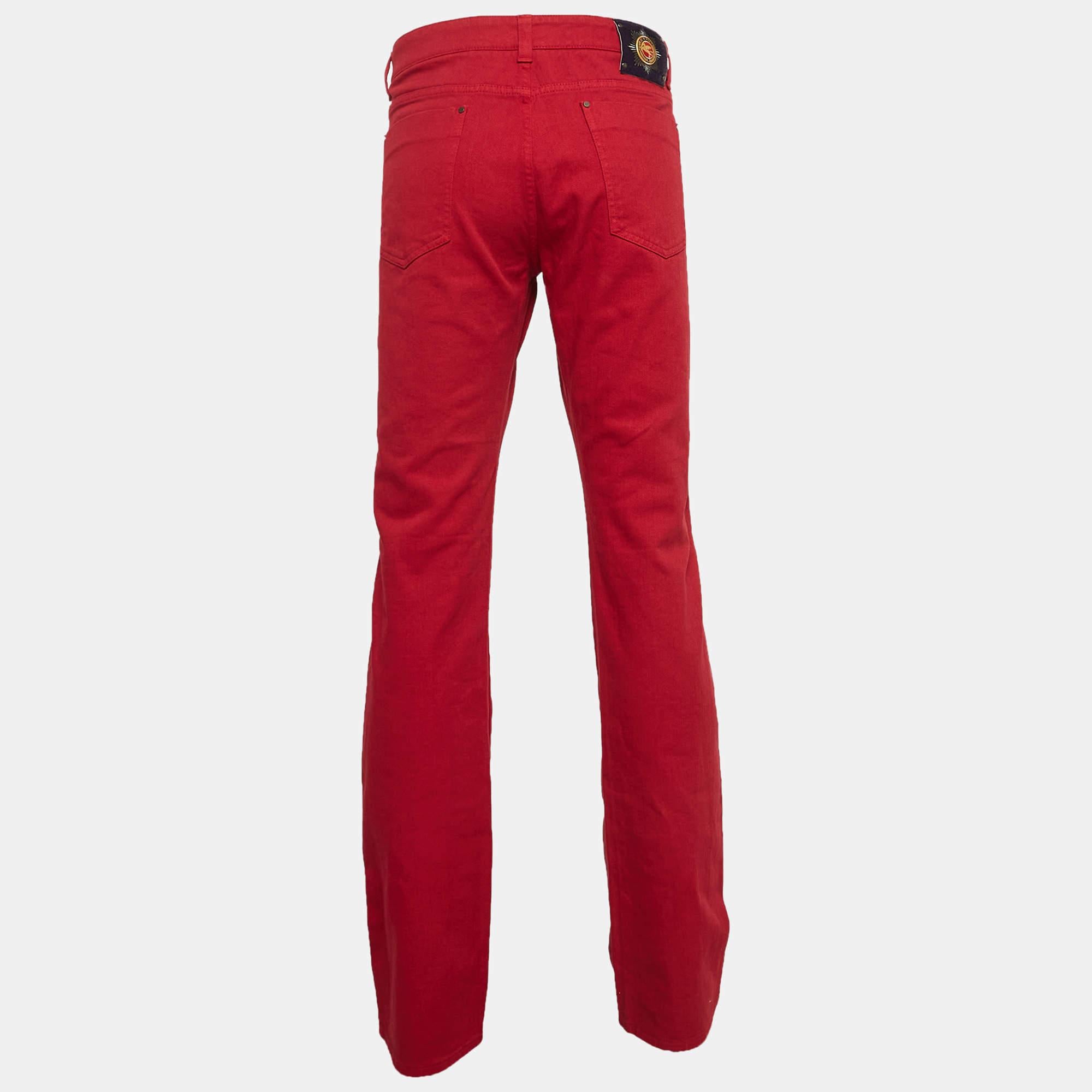 Une bonne paire de jeans complète toujours la garde-robe. Cette paire de jeans est taillée avec une telle habileté et un tel style qu'elle deviendra votre préférée en un rien de temps. Il vous offrira une tenue confortable et élégante. 