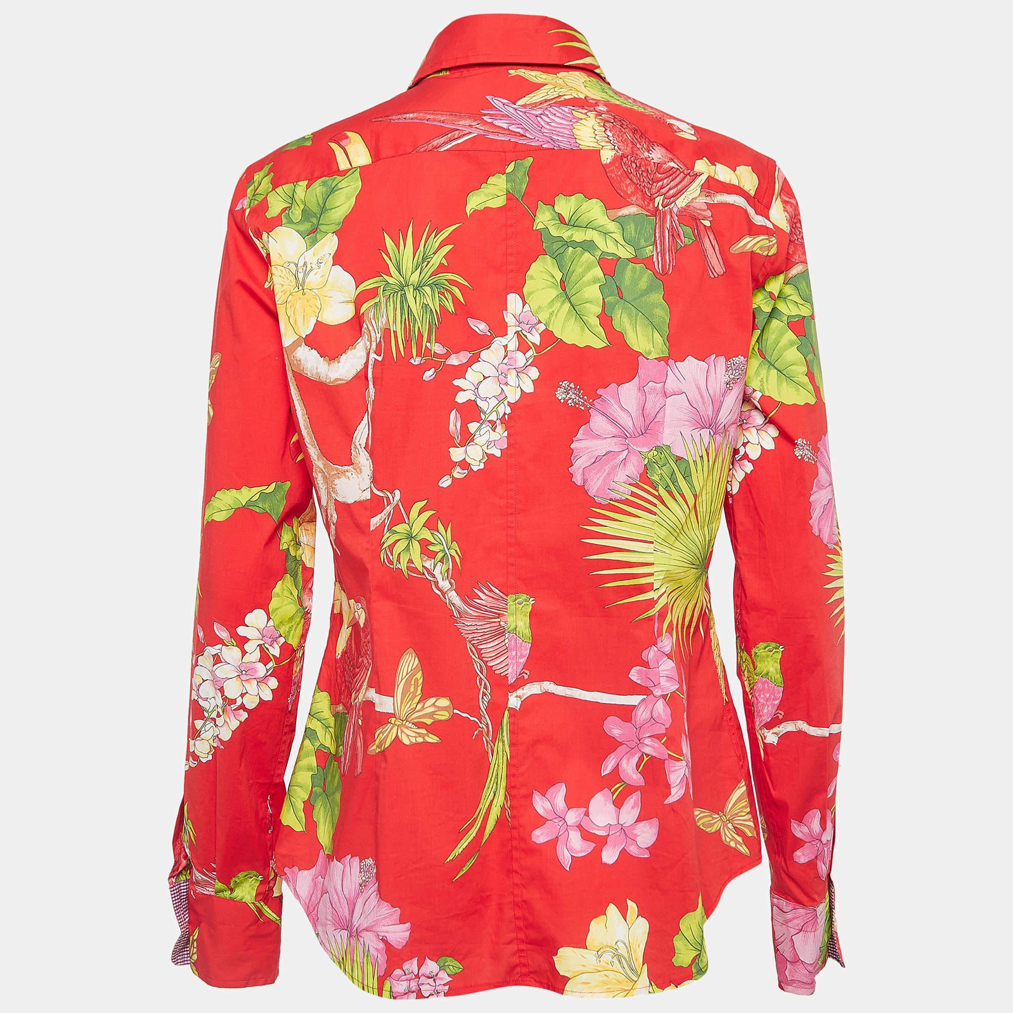 Shirts are an indispensable part of a wardrobe, so Etro brings you a creation that is both versatile and stylish. It has been tailored from quality material in a versatile shade. The shirt is detailed with signature elements and a comfortable fit.